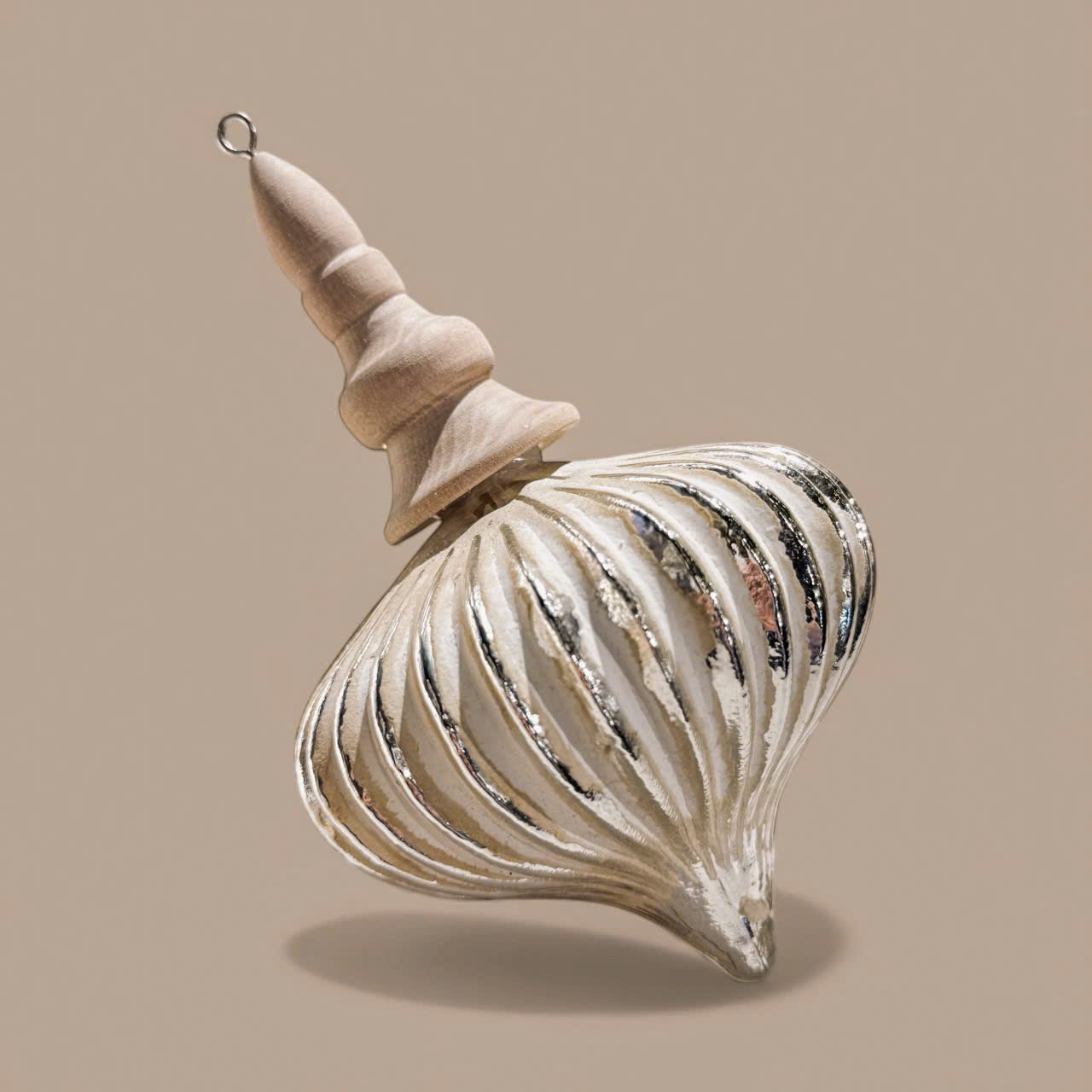 Limited Edition Glass Ornaments - Đồ Trang Trí Bằng Thủy Tinh Giới Hạn
