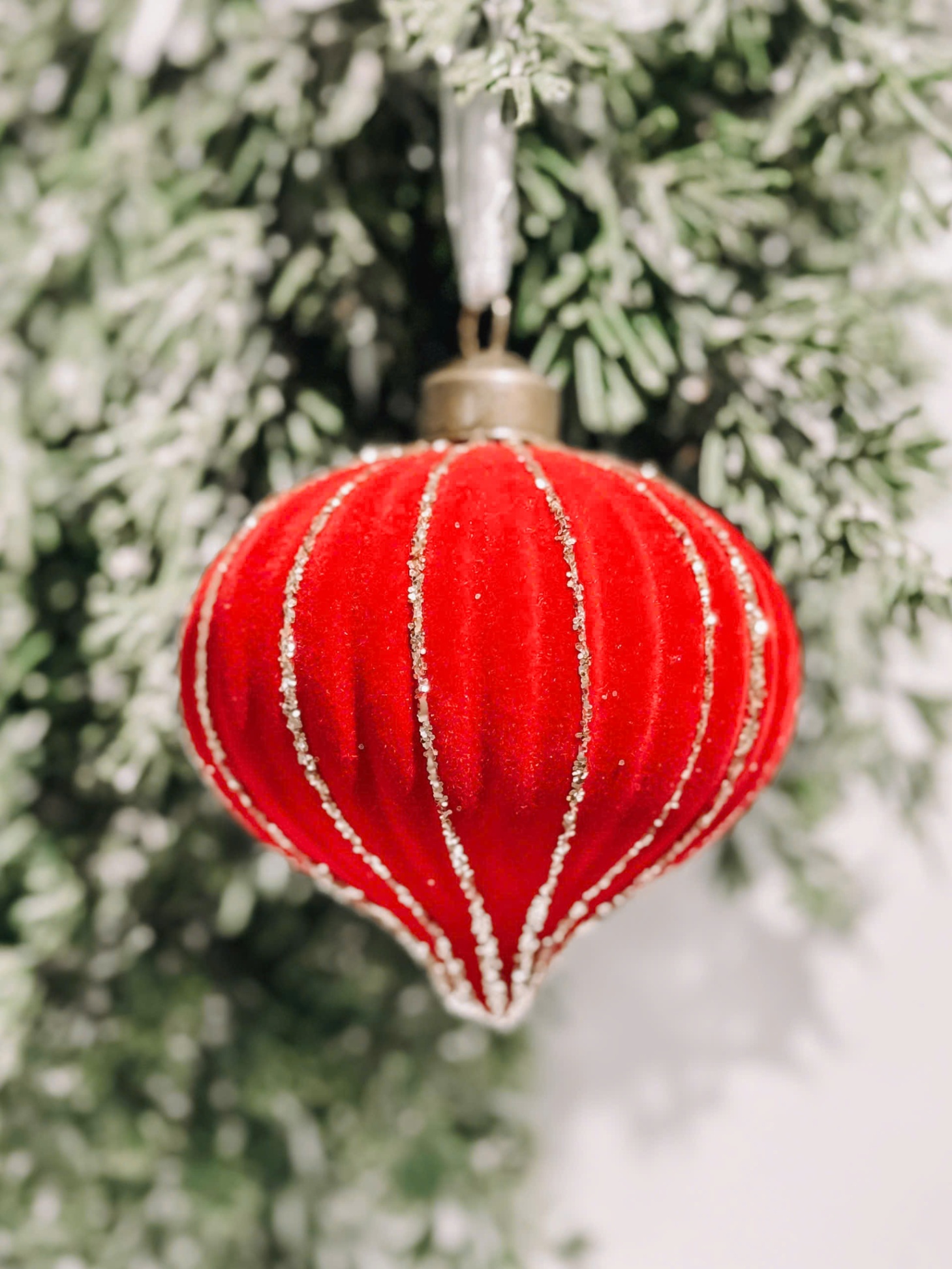 Red Color Glass Ornament - Đồ Treo Thủy Tinh Nhung Màu Đỏ