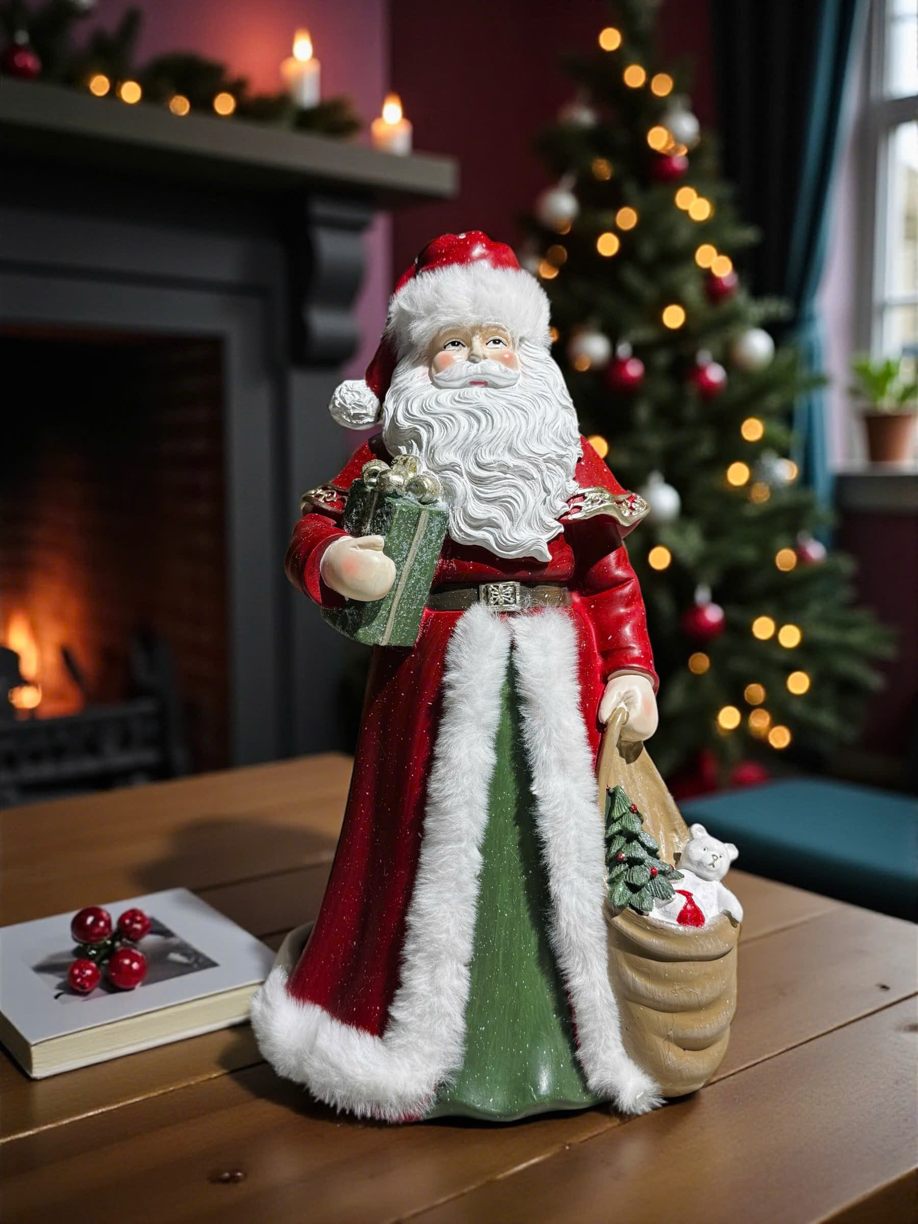 Santa Holding Gift Sparkling Light H31 - Ông Già Noel Ôm Quà W25