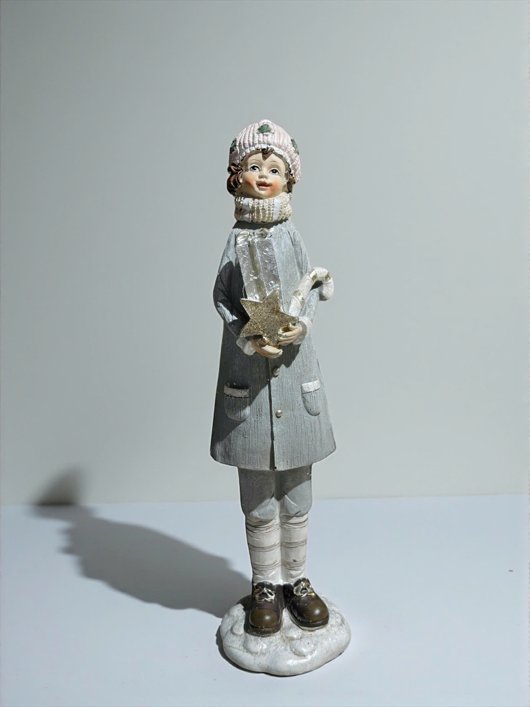 Winter Boy Holding Toys - Cậu Bé Ôm Ngôi Đồ Chơi W25