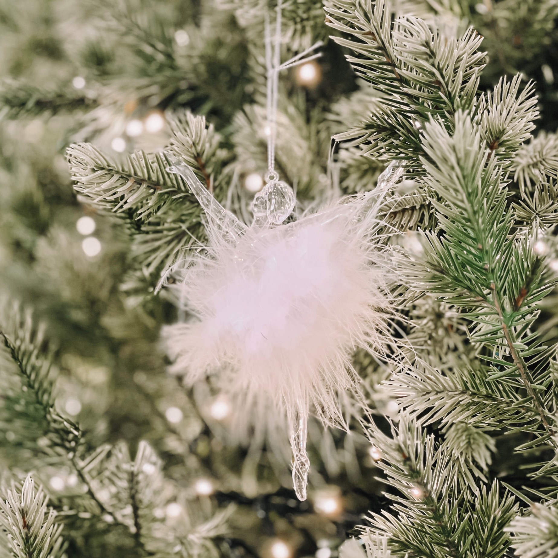 White Dancing Girl Ornament - Đồ Treo Bé Gái Múa Bale
