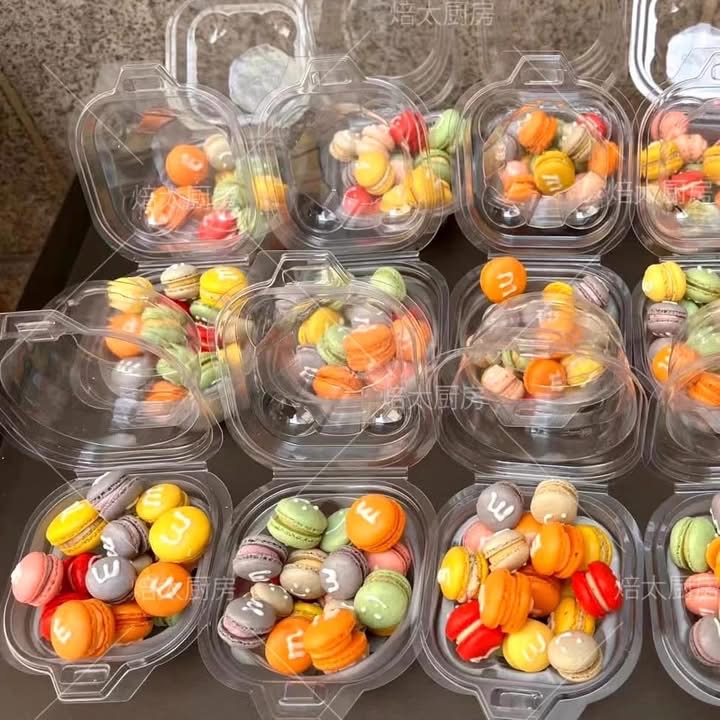 Hộp nhựa đựng bánh