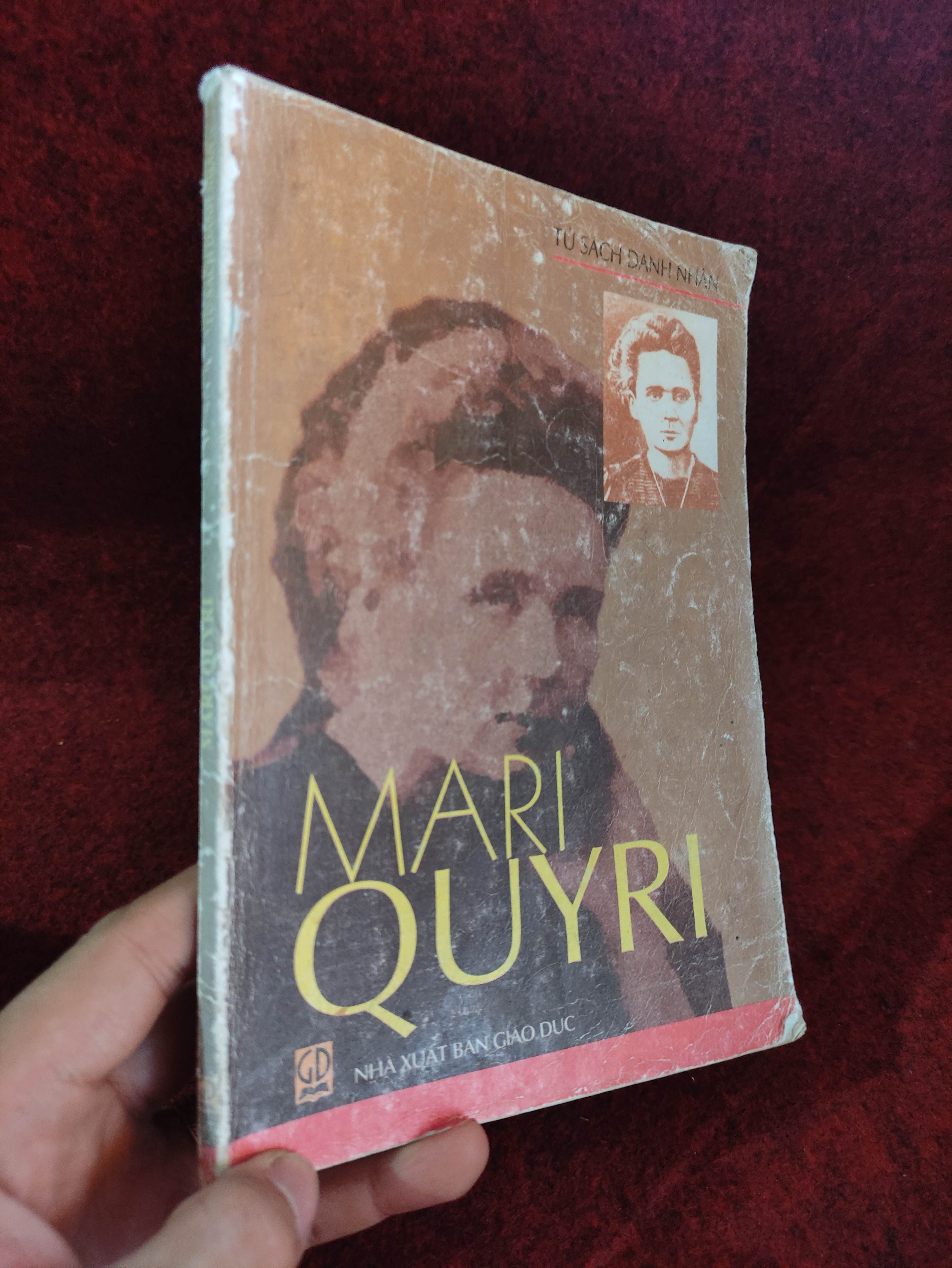 Mari Quyri mới 70% (SL có thể đặt: 1 Cuốn) - SÁCH ĐẠI HỌC