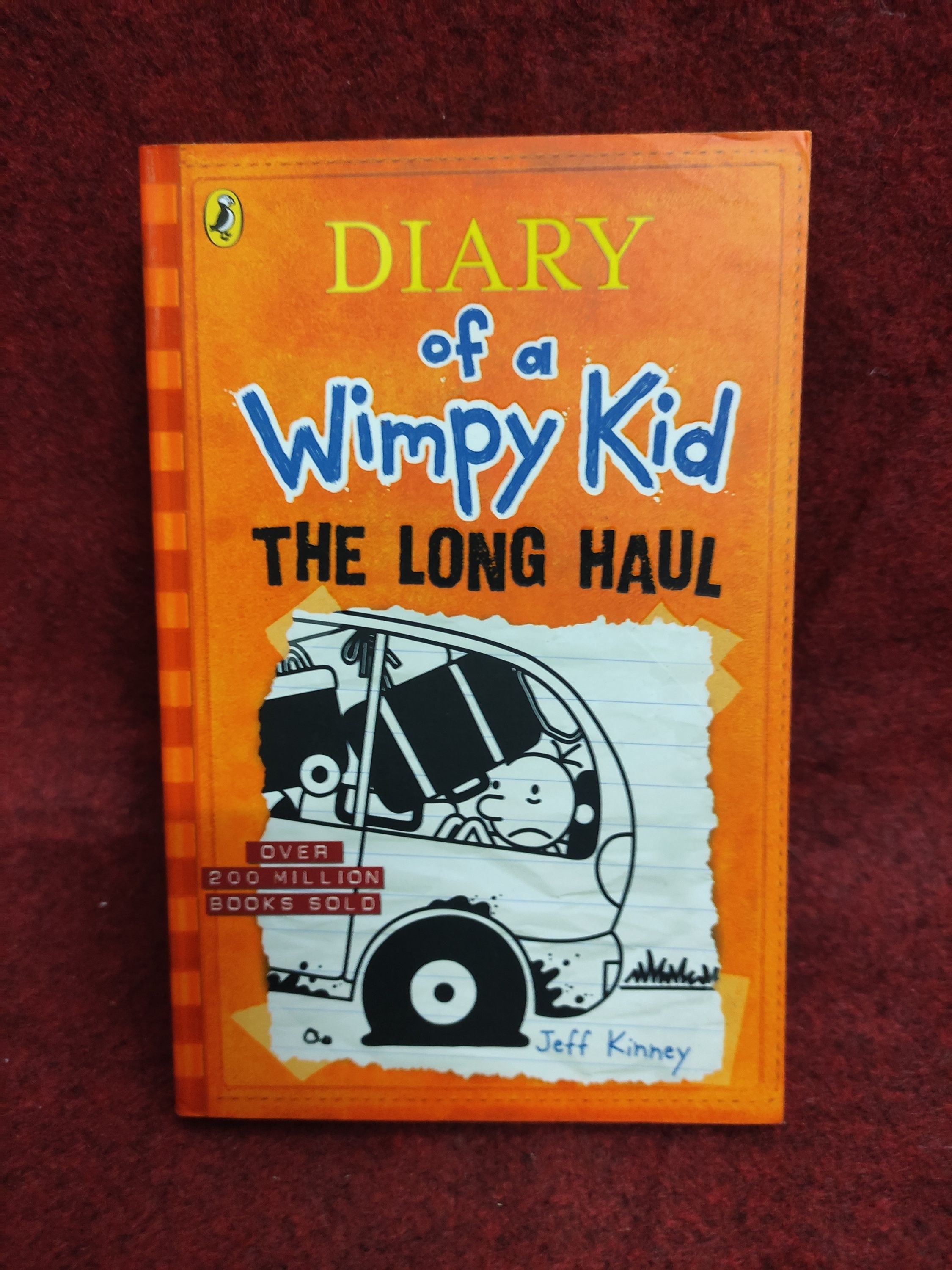 Diary of a wimpy Kid the long Haul mớ 90% Sách ngoại văn (SL có thể đặt: 1 ) - SÁCH ĐẠI HỌC
