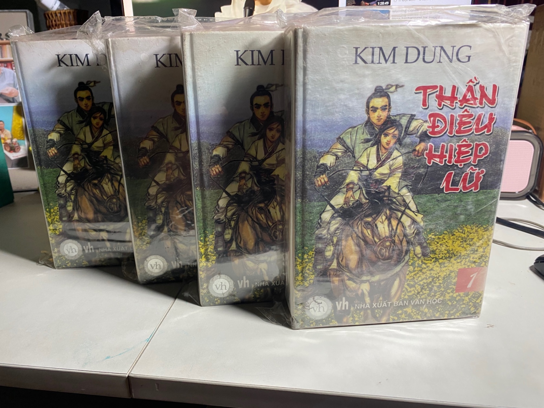 Thần Điêu Hiệp Lữ- Tiểu thuyết Kim Dung-bộ 4 tập, bìa cứng- sách qua sử dụng còn tốt 633 Tiểu thuyết (SL có thể đặt: 1 Bộ) - SÁCH ĐẠI HỌC