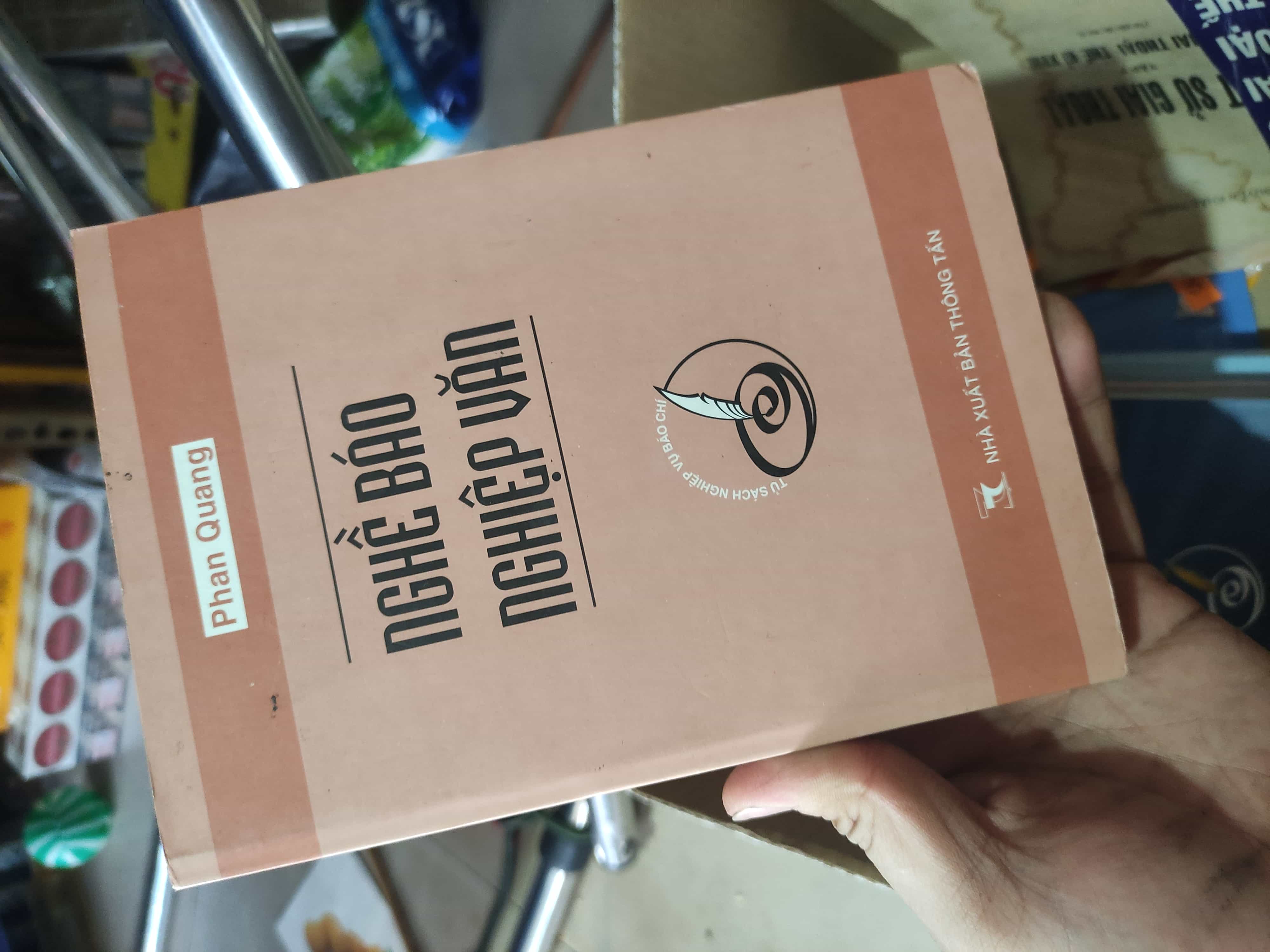 Nghề báo nghiệp văn01/03 (SL có thể đặt: 1 Cuốn) - SÁCH ĐẠI HỌC