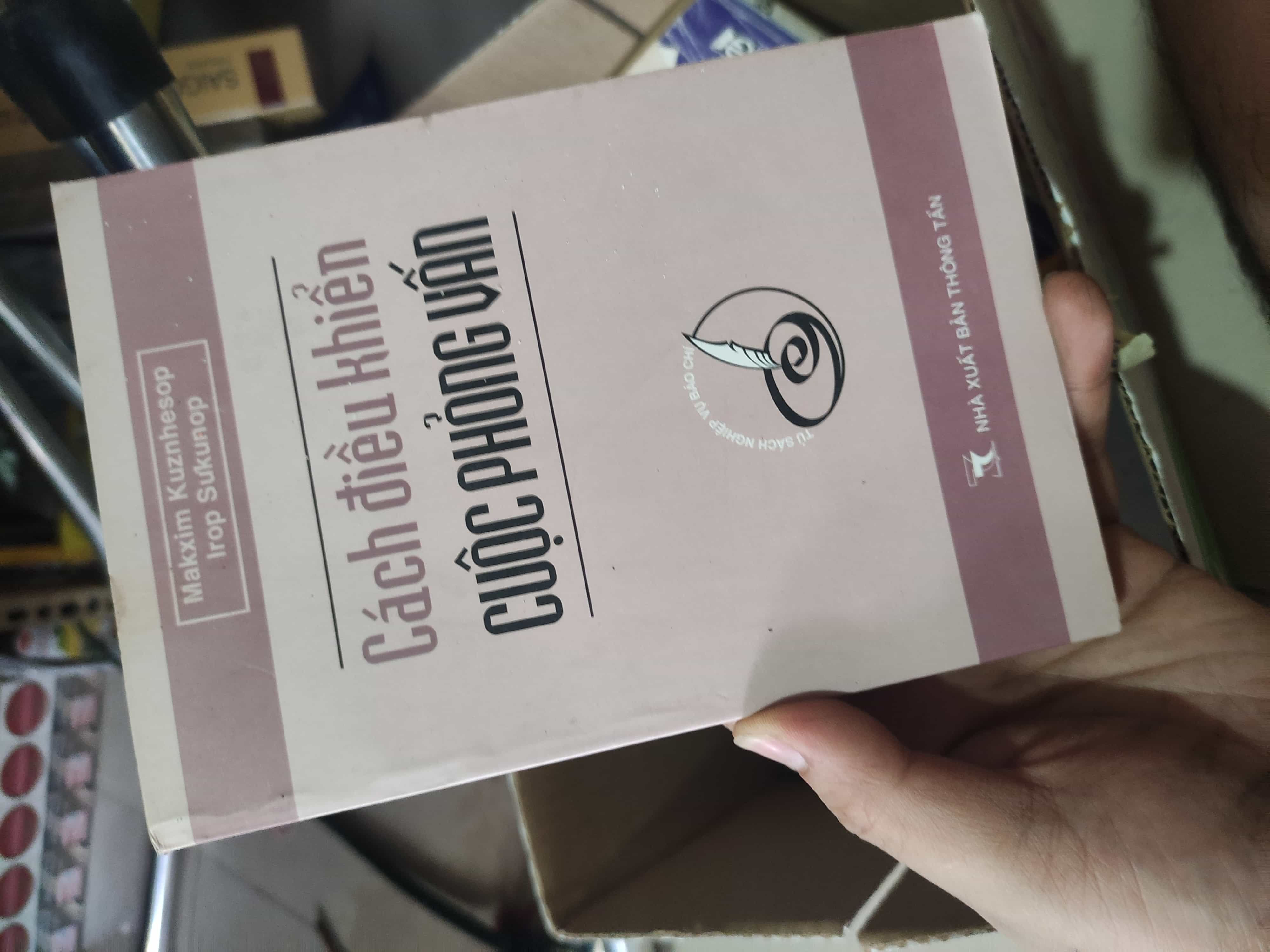 Cách điều khiển cuộc phỏng vấn01/03 (SL có thể đặt: 1 Cuốn) - SÁCH ĐẠI HỌC