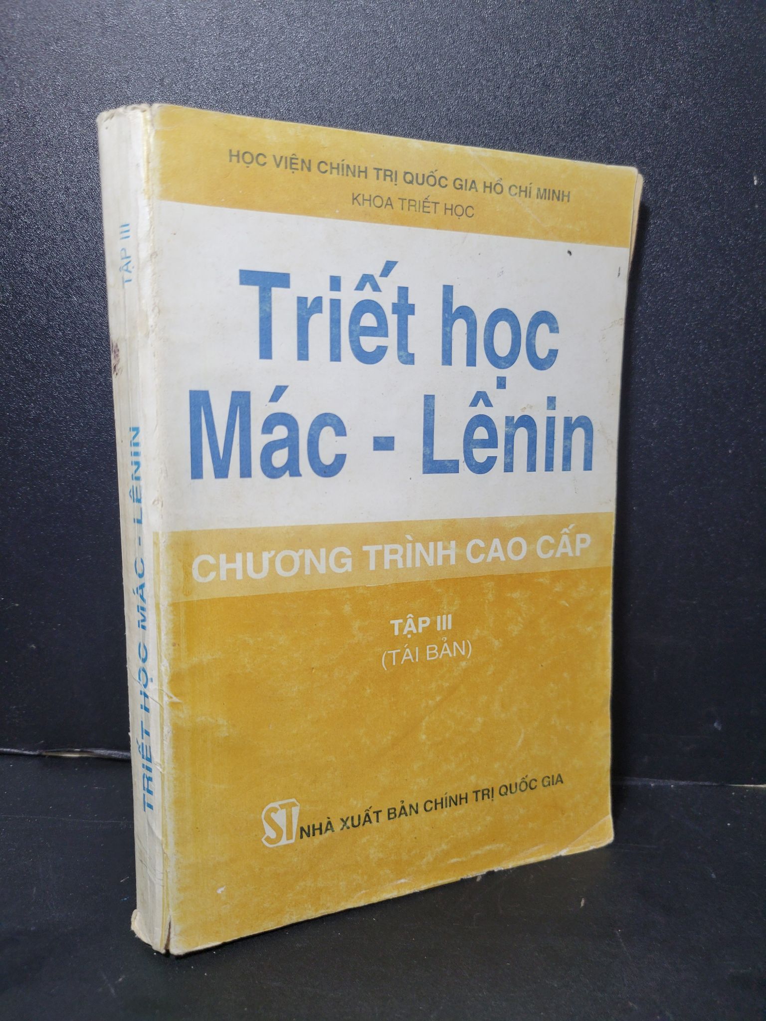 Triết học Mác - Lênin chương trình cao cấp tập 3 mới 80% bẩn bìa, ố vàng, có chữ viết, gạch chân 1995 2205 Giáo trình đại học, cao đẳng (SL có thể đặt: 1 Cuốn) - SÁCH ĐẠI HỌC