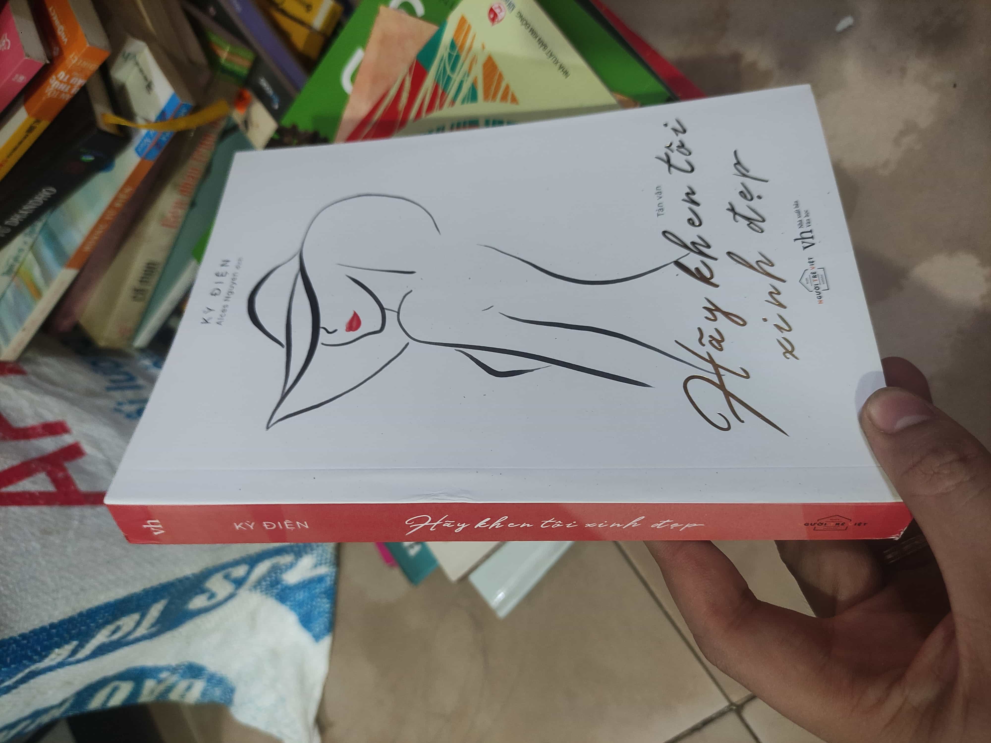 Hãy khen tôi xinh đẹp01/03 (SL có thể đặt: 1 Cuốn) - SÁCH ĐẠI HỌC