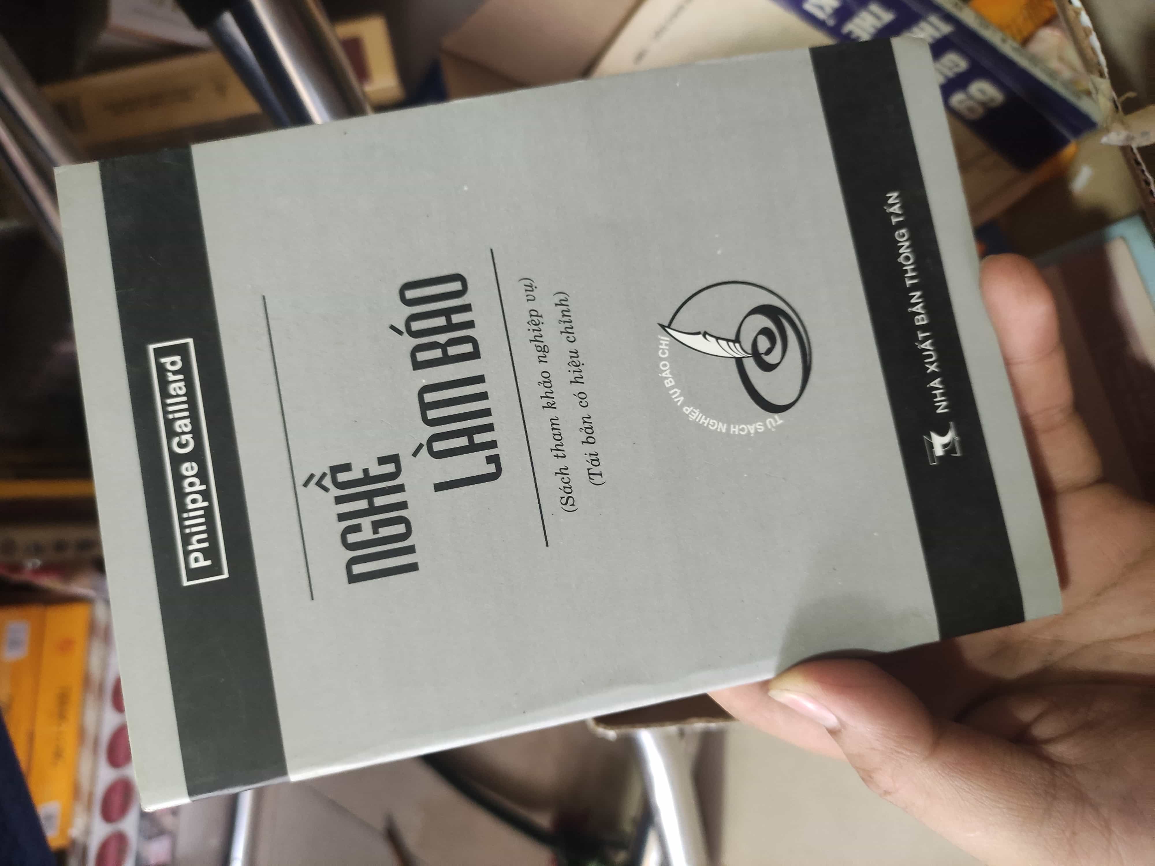 Nghề làm báo01/03 (SL có thể đặt: 1 Cuốn) - SÁCH ĐẠI HỌC