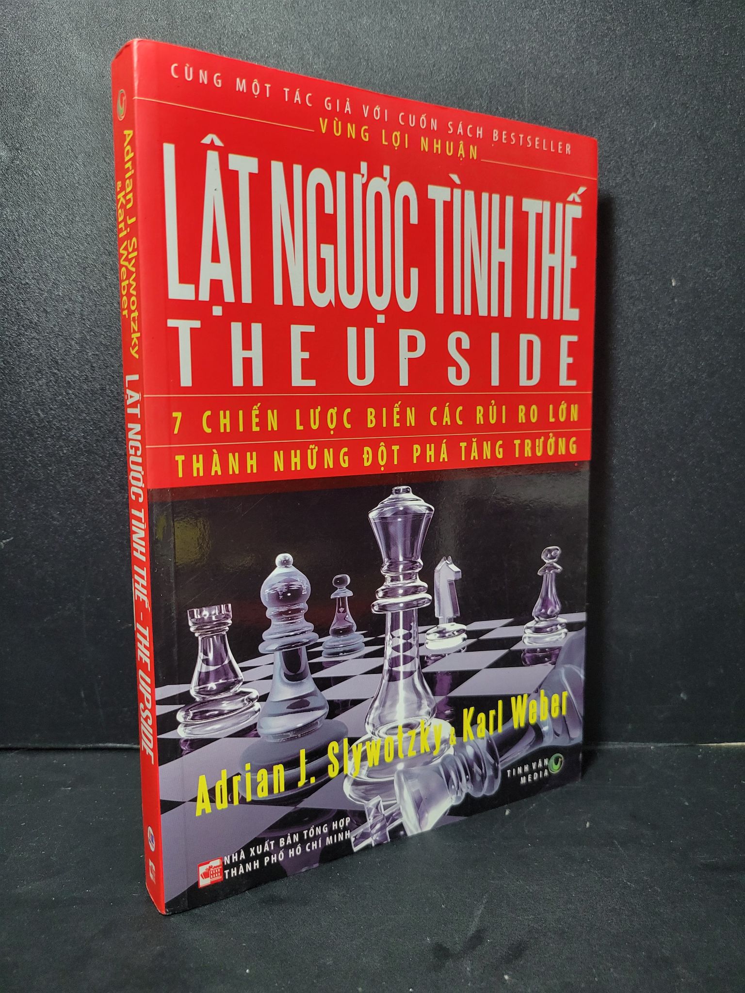 Lật ngược tình thế mới 90% bẩn nhẹ 2008 Adrian J.Slywotzky & Karl Weber 2205 Marketing, bán hàng (SL có thể đặt: 1 Cuốn) - SÁCH ĐẠI HỌC
