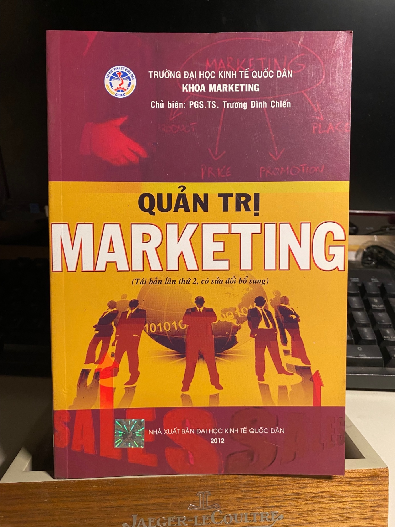Quản Trị Maketing-PGS. Ts Trương Đình chiến 766 Quản trị, lãnh đạo (SL có thể đặt: 4 ) - SÁCH ĐẠI HỌC