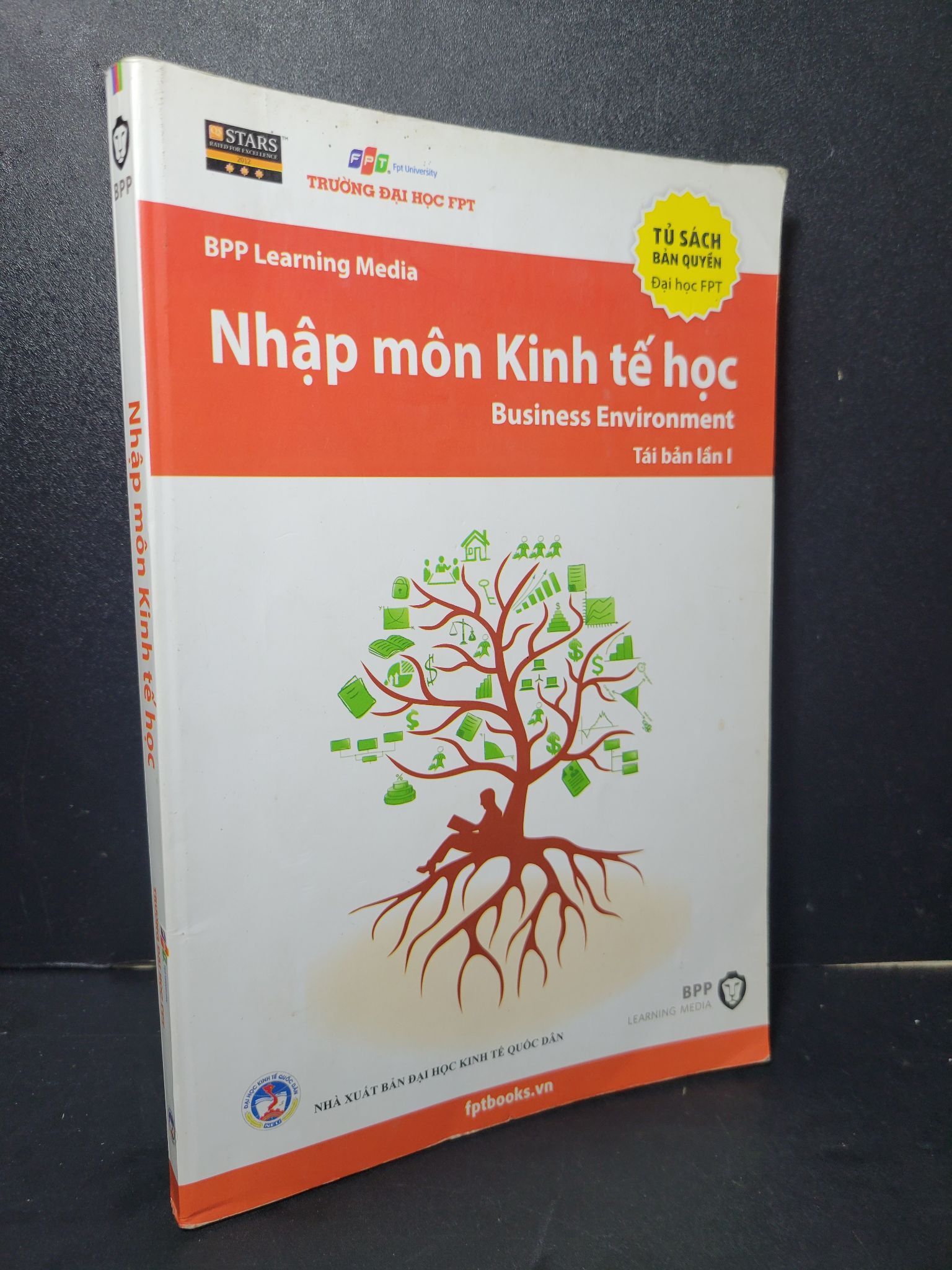Nhập môn kinh tế học mới 90% bẩn bìa 2015 2205 Phân tích kinh tế (SL có thể đặt: 1 Cuốn) - SÁCH ĐẠI HỌC