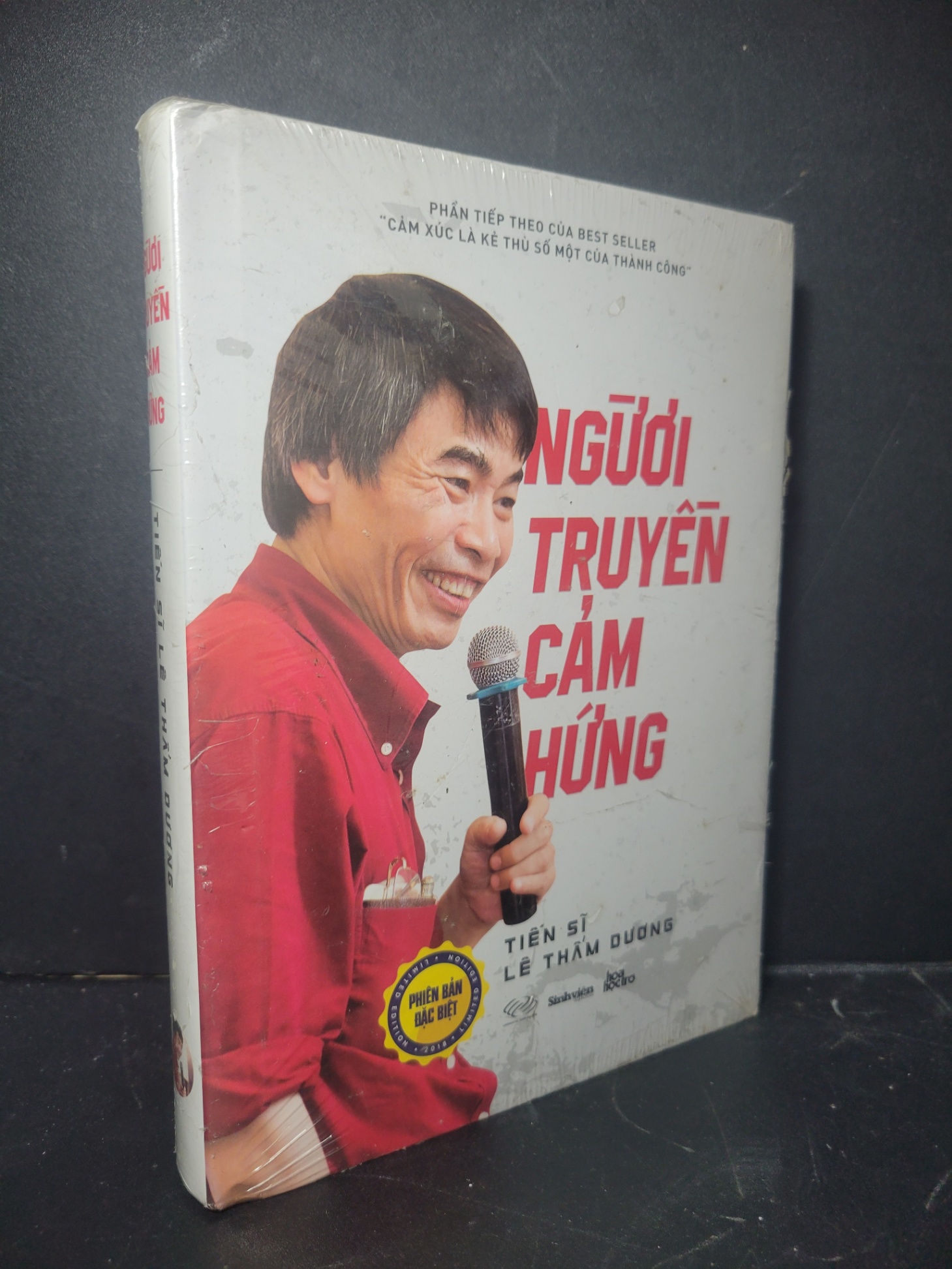Người truyền cảm hứng (bìa cứng) mới 95% còn seal, bẩn nhẹ Tiến sĩ Lê Thẩm Dương 0906 Sách tư duy, kỹ năng sống (SL có thể đặt: 1 Cuốn) - SÁCH ĐẠI HỌC