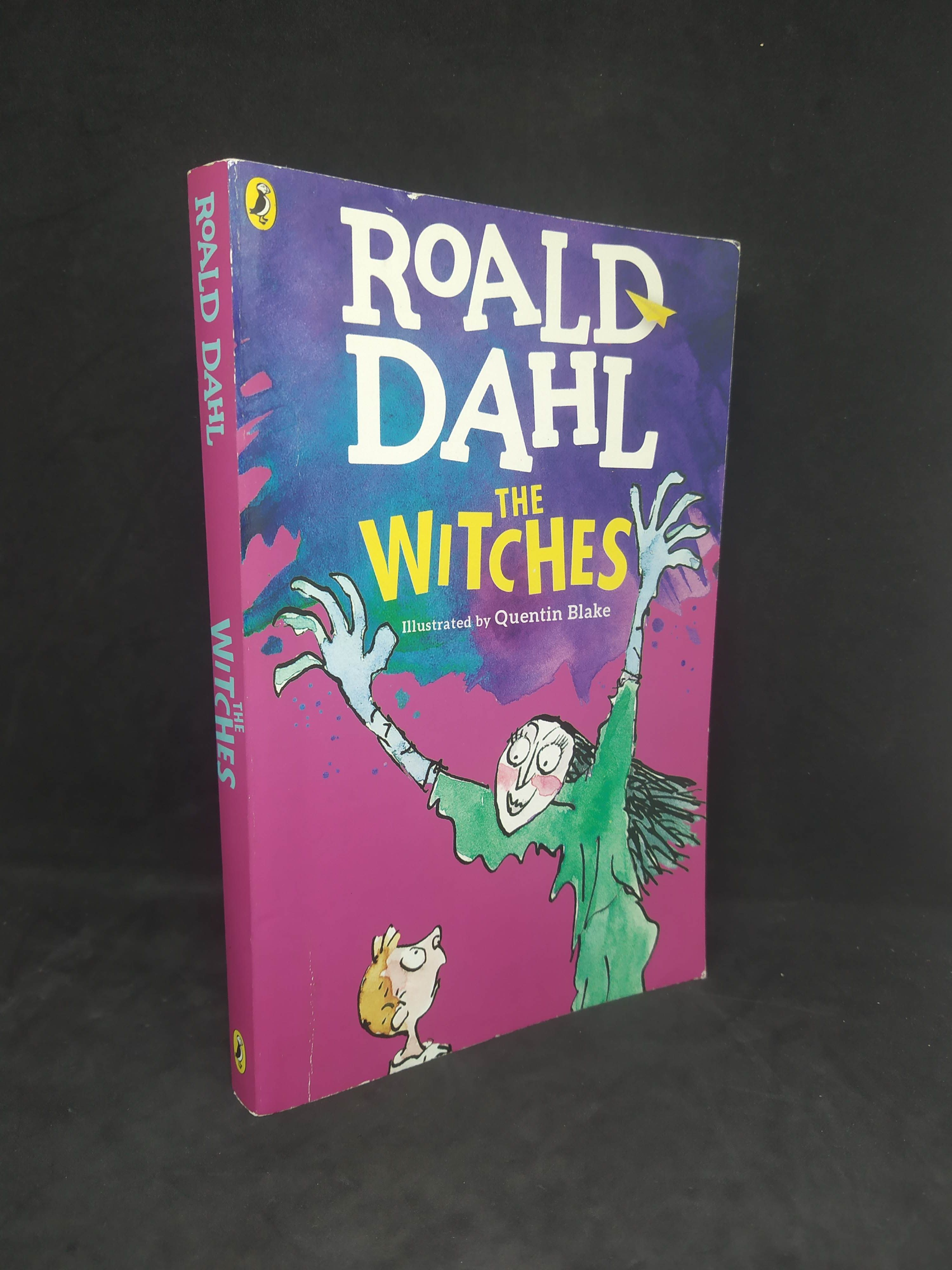 The witches mới 80% 2512 Sách ngoại văn (SL có thể đặt: 1 Cuốn) - SÁCH ĐẠI HỌC