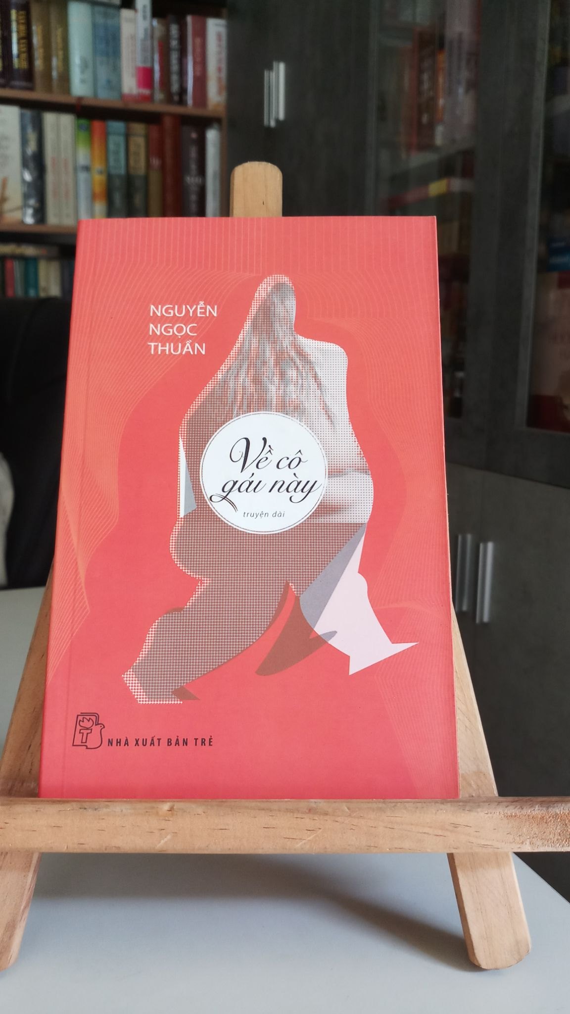Về cô gái này -Mới 80% Giấy có ố theo thời gian- 2015- Nguyễn Ngọc Thuần [1301] 102 (SL có thể đặt: 3 quyển) - SÁCH ĐẠI HỌC