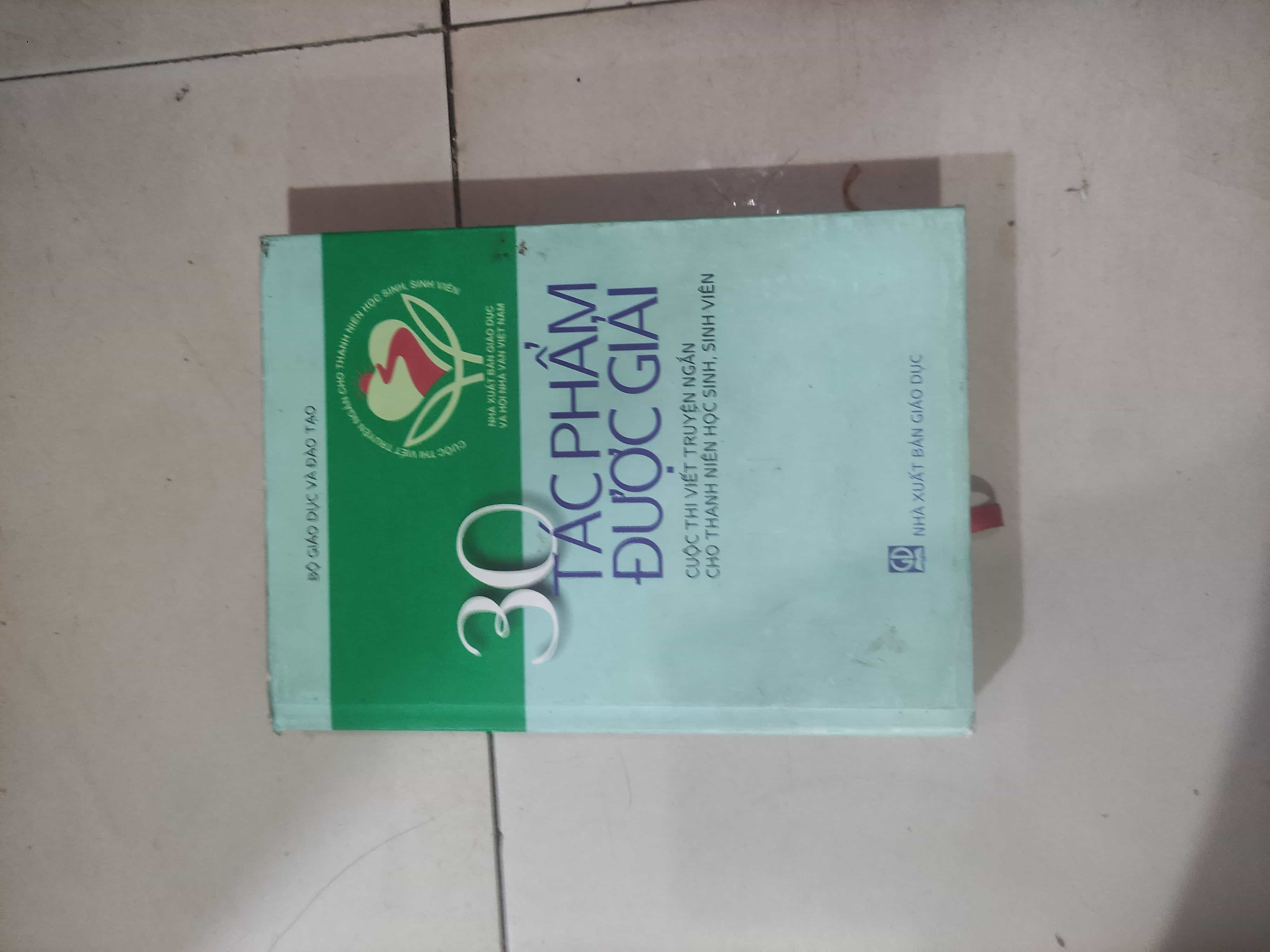 30 tác phẩm được giải01/03 (SL có thể đặt: 1 Cuốn) - SÁCH ĐẠI HỌC