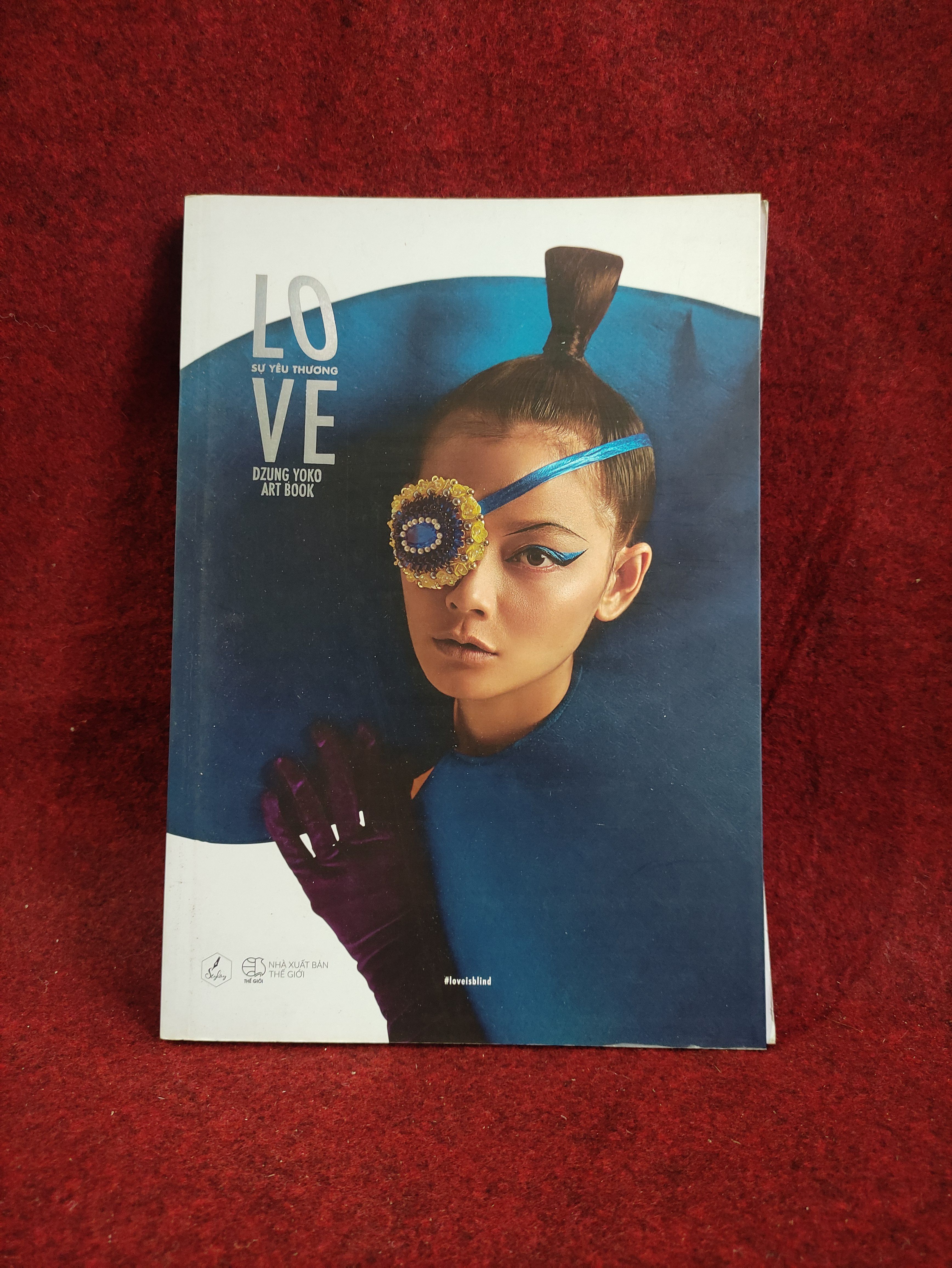 Love sự yêu thương artbook mới 80% Tạp chí, Catalogue (SL có thể đặt: 1 Cuốn) - SÁCH ĐẠI HỌC