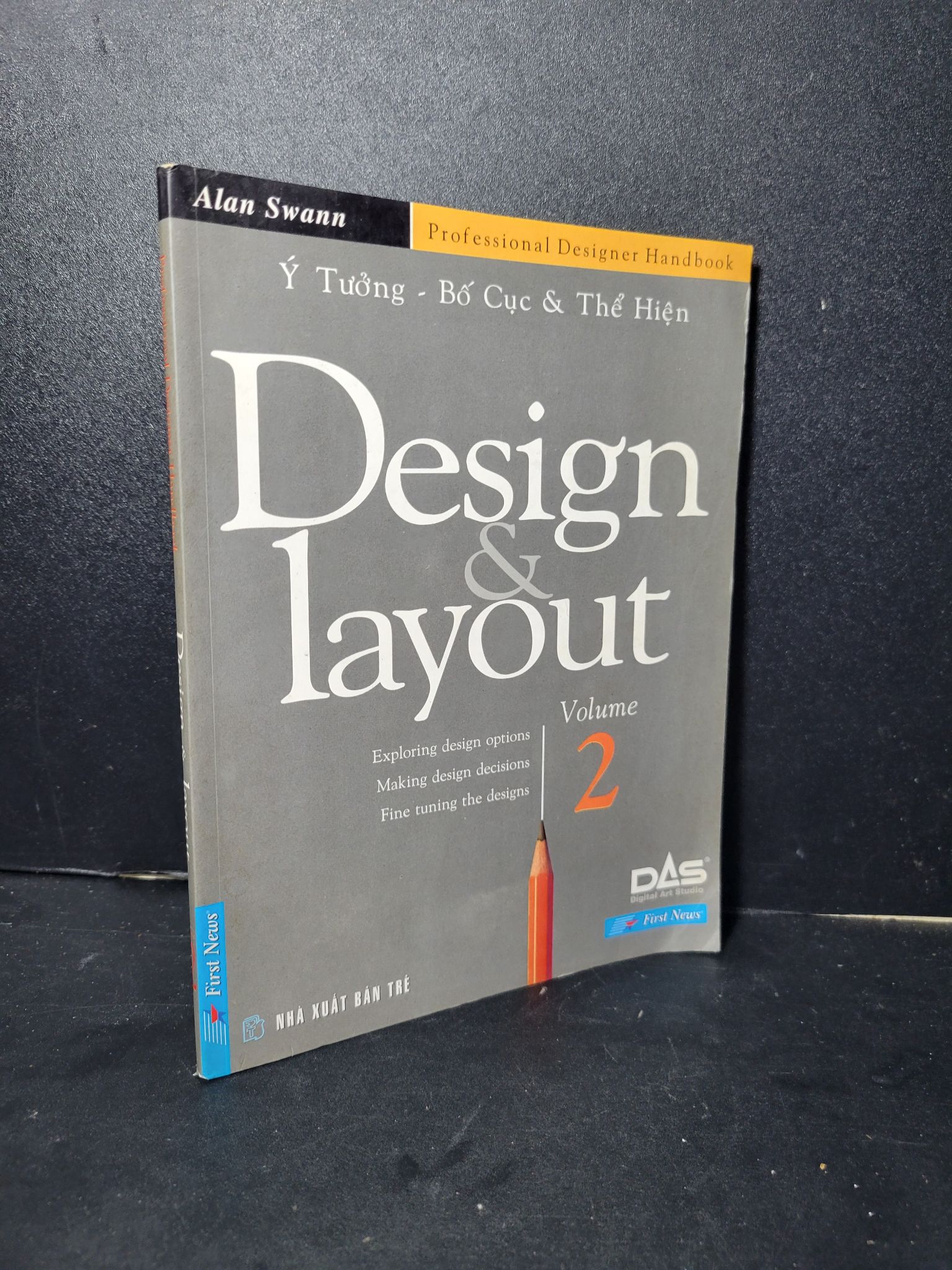 Design and Layour vol2 mới 80% bẩn bìa, ố nhẹ, tróc gáy nhẹ 2004 Alan Swann 2205 Thiết kế, đồ họa (SL có thể đặt: 1 Cuốn) - SÁCH ĐẠI HỌC
