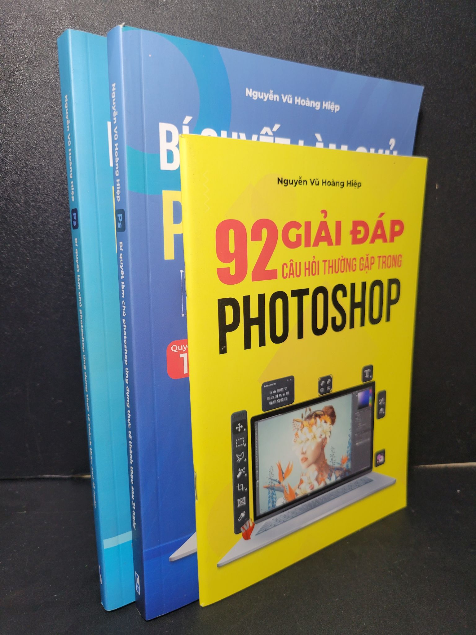 Bộ 2 cuốn Bí quyết làm chủ photoshop ứng dụng thực tế thành thạo sau 21 ngày (quyển 1+2) mới 90% bẩn nhẹ 2024 Nguyễn Vũ Hoàng Hiệp 2205 Thiết kế, đồ họa (SL có thể đặt: 1 Bộ (theo seri)) - SÁCH ĐẠI HỌC