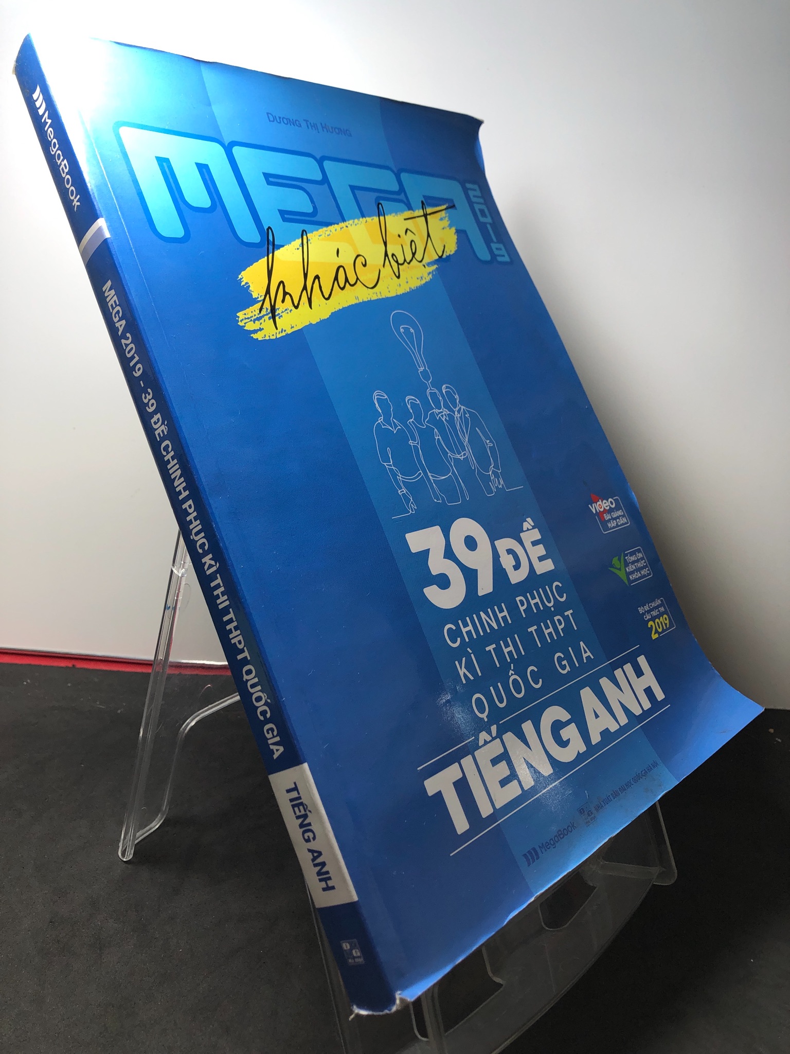 39 đề chinh phục kì thi THPT quốc gia tiếng anh 2018 mới 80% có ghi Dương Thị Hương 2808 Sách luyện thi đại học, cao đẳng (SL có thể đặt: 1 Cuốn) - SÁCH ĐẠI HỌC