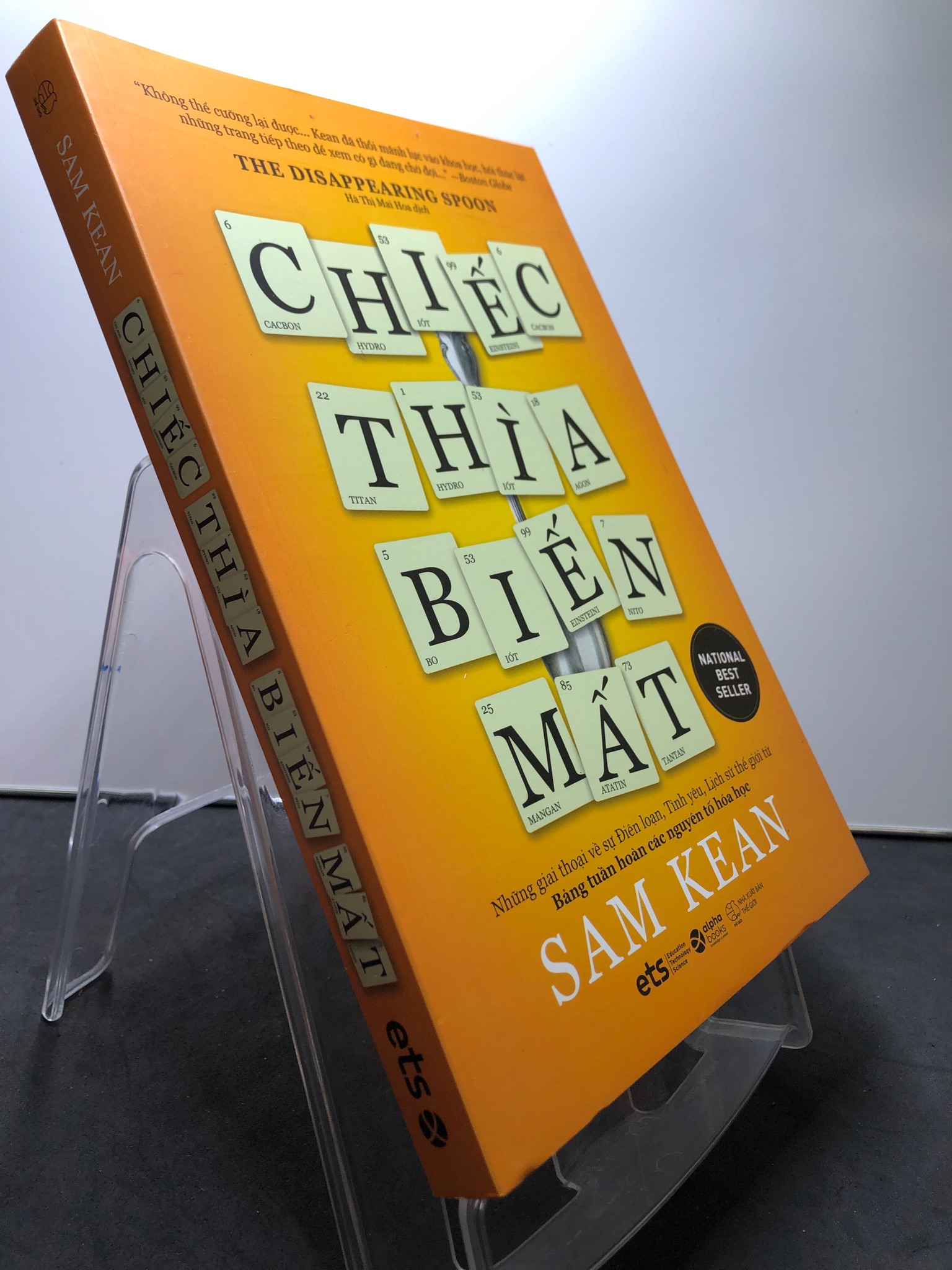 Chiếc thìa biến mất 2020 mới 90% Sam Kean 2307 Sách chính trị, pháp lý (SL có thể đặt: 1 Cuốn) - SÁCH ĐẠI HỌC