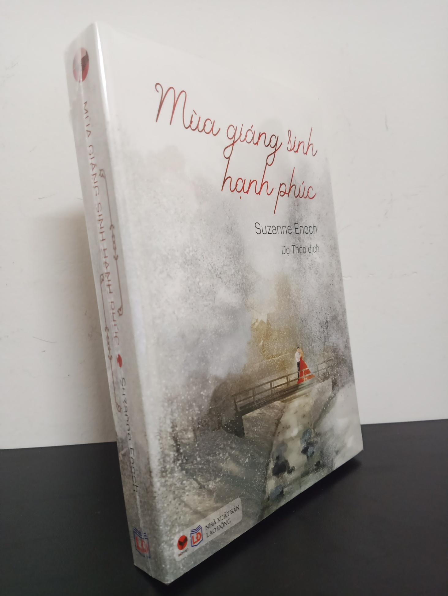 Mùa Giáng Sinh Hạnh Phúc - Suzanne Enoch Mới 100% 1303 (SL có thể đặt: 2 cuốn) - SÁCH ĐẠI HỌC