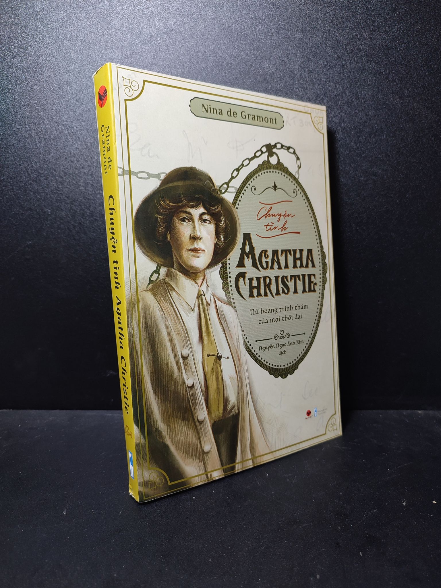 Chuyện tình Agatha Christie Nina de Gramont mới 90% tróc gáy nhẹ 0211 (SL có thể đặt: 1 Cuốn) - SÁCH ĐẠI HỌC