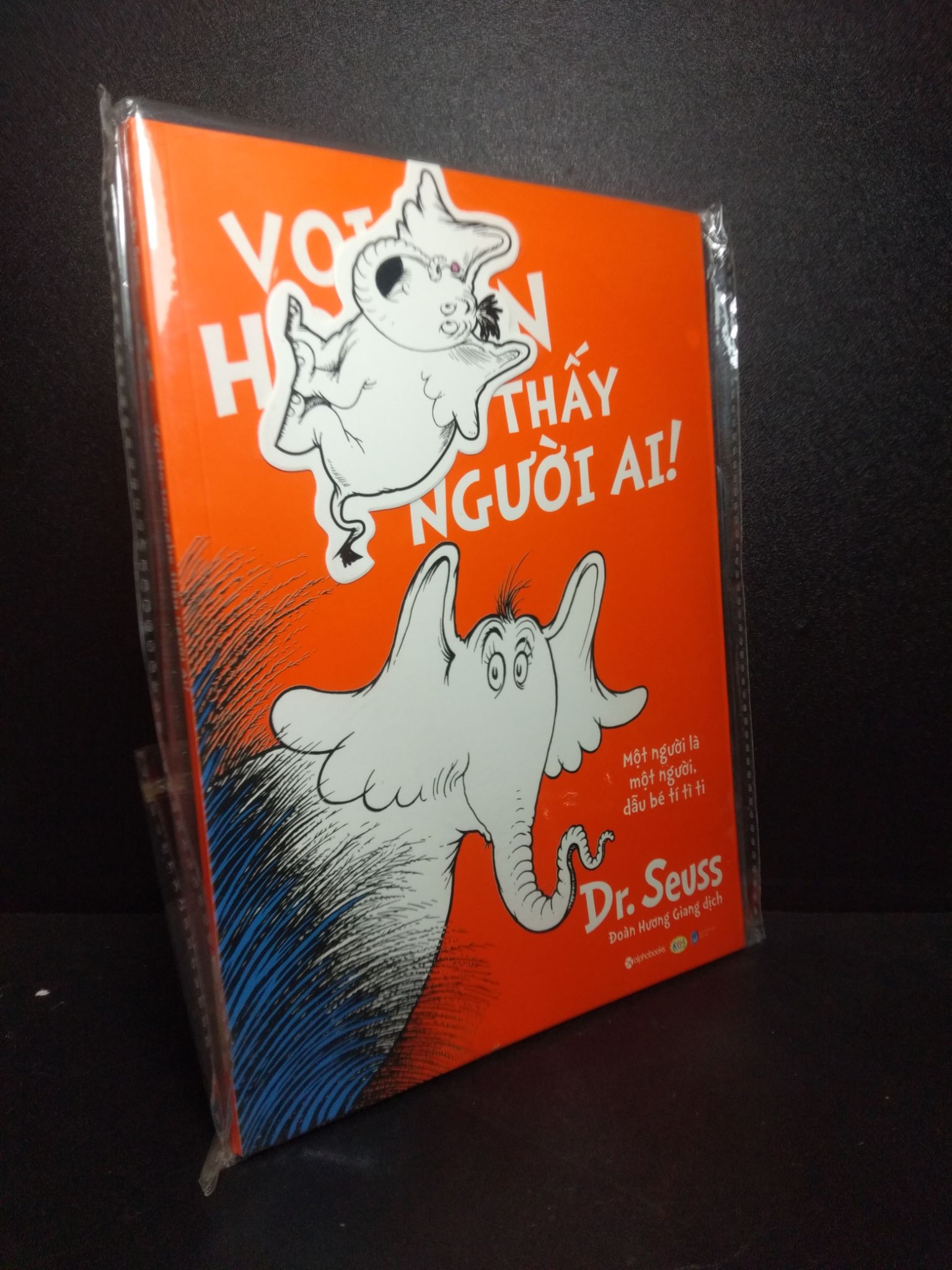 Voi Ho-tơn nghe thấy người ai Dr.Seuss mới 100% nguyên bìa 1810 Truyện tranh (SL có thể đặt: 4 Cuốn) - SÁCH ĐẠI HỌC