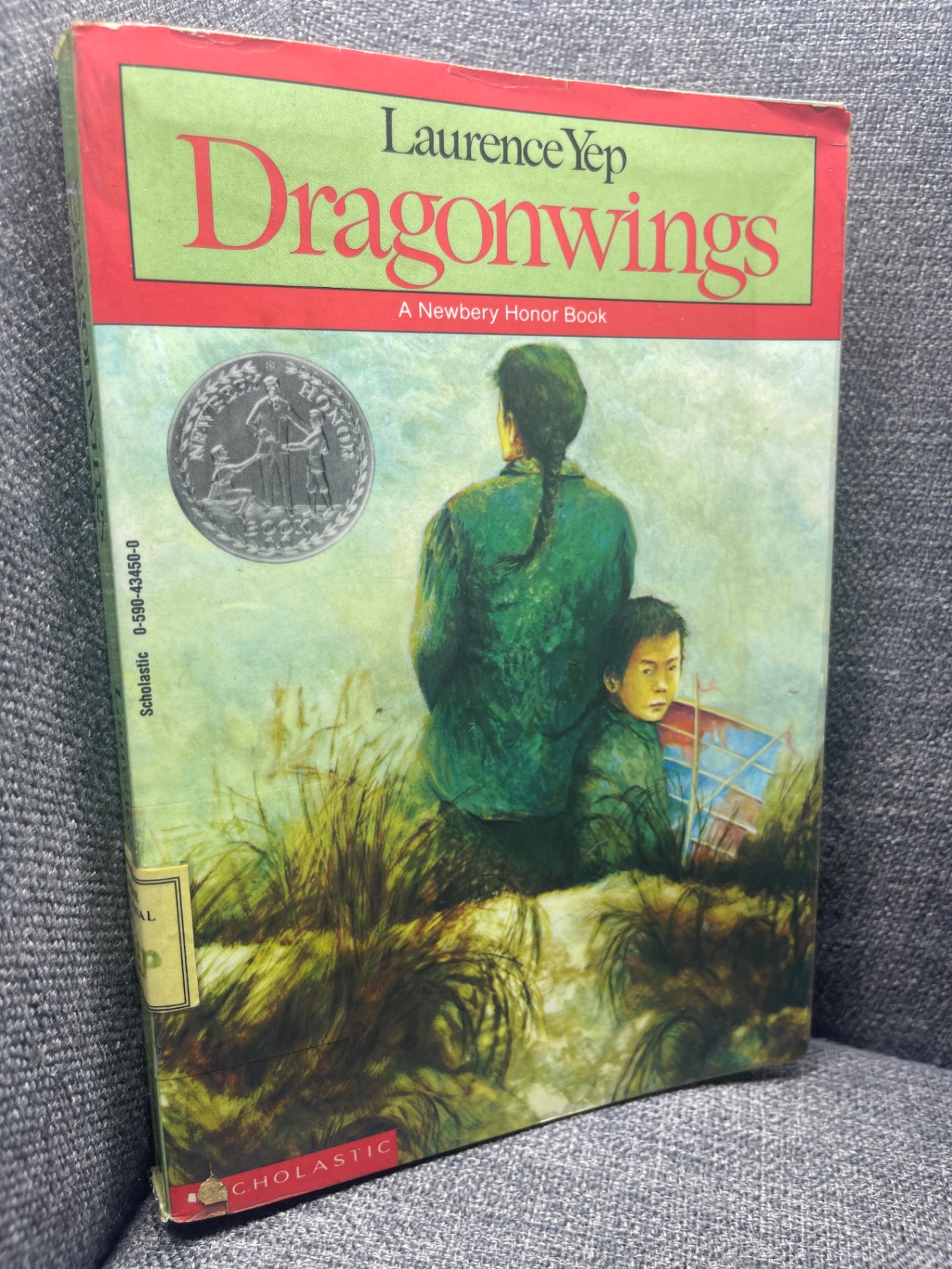 Dragonwings Lairence Yep mới 70% ố vàng ngoại văn 1704 Sách ngoại văn (SL có thể đặt: 1 Cuốn) - SÁCH ĐẠI HỌC