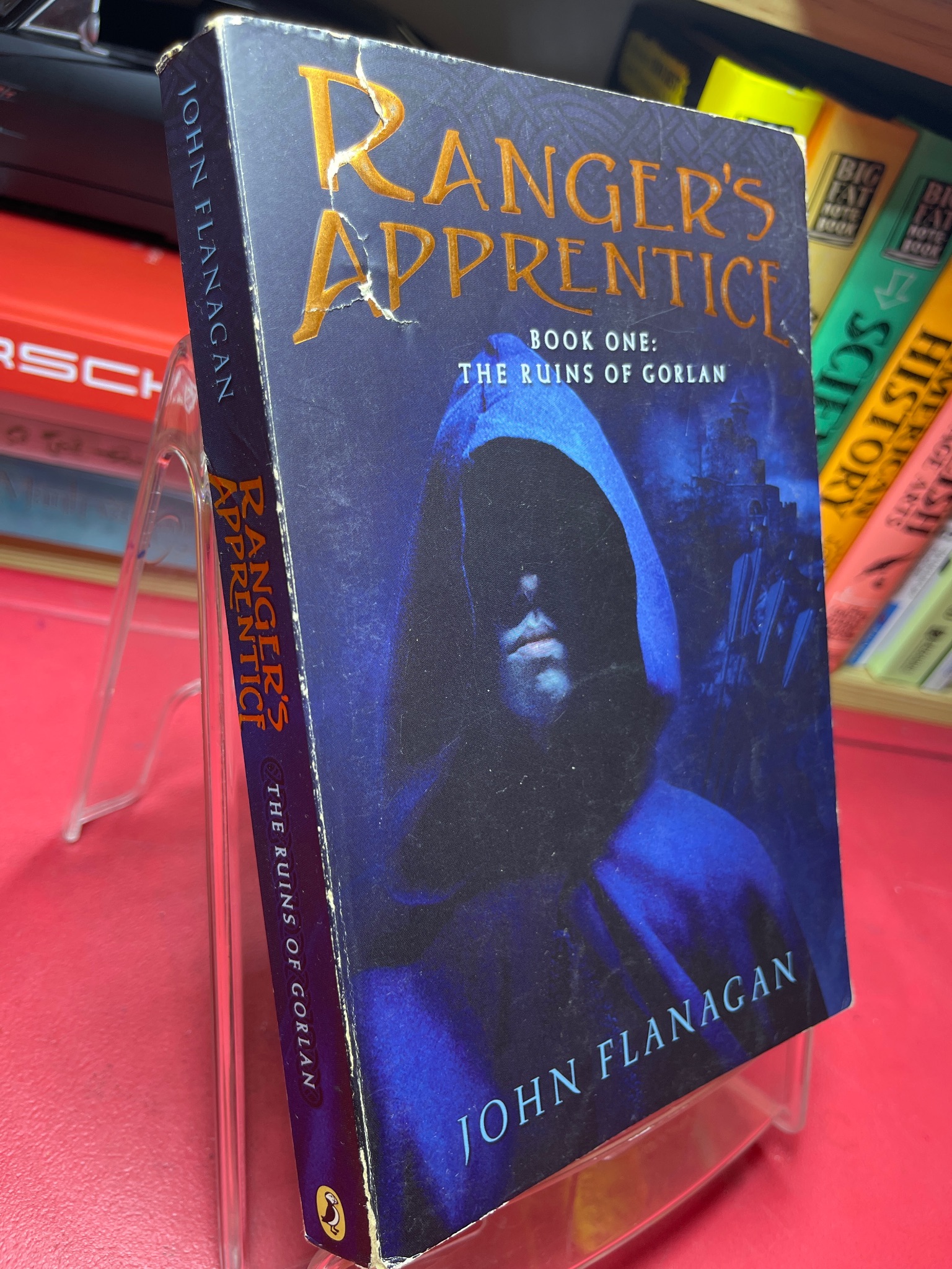 Rangers apprentice the ruins of gorlan mới 80% rách góc bìa John Flanagan 1905 Sách ngoại văn (SL có thể đặt: 1 Cuốn) - SÁCH ĐẠI HỌC