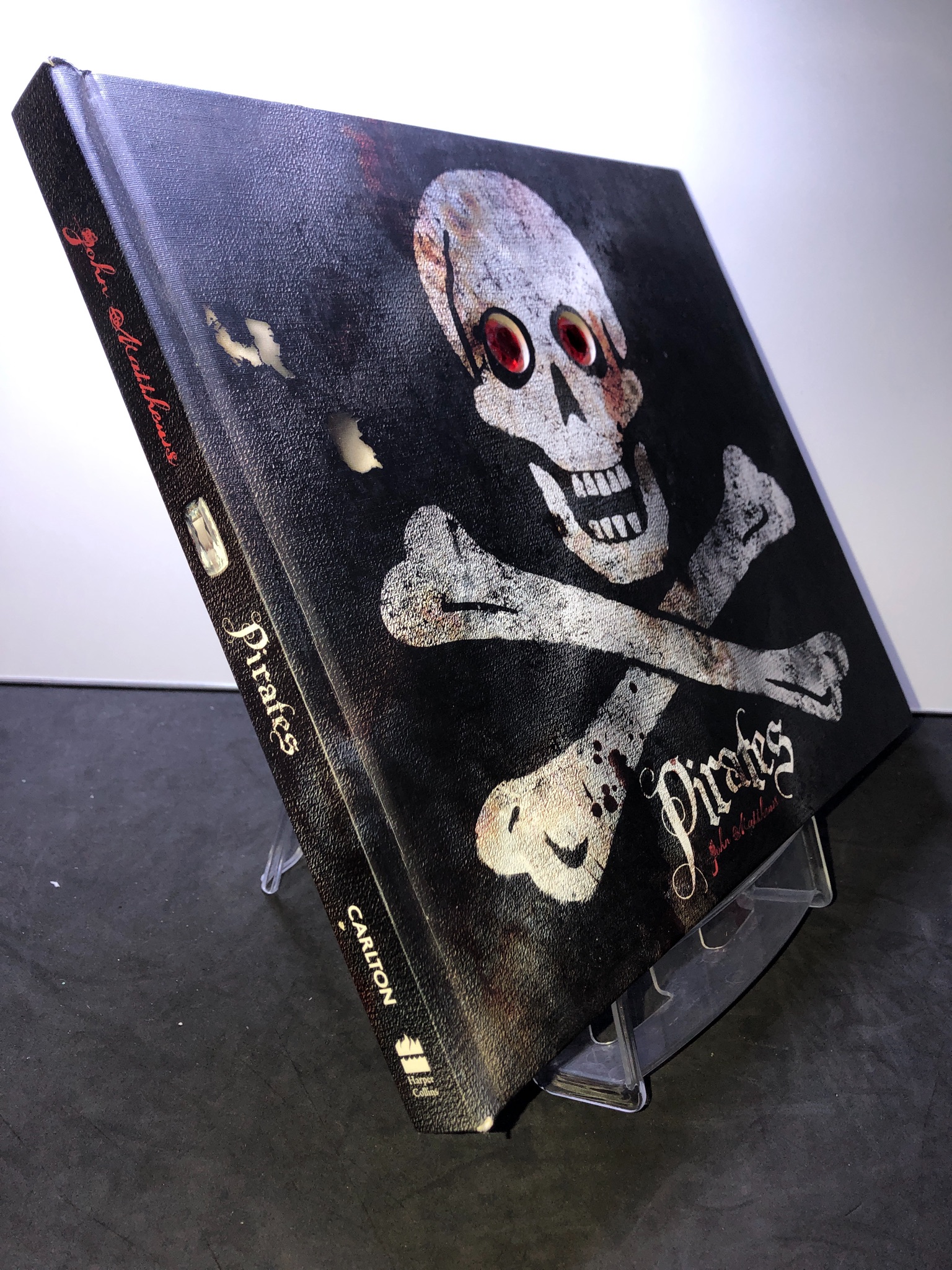 PIRATES BÌA CỨNG mới 90% bẩn nhẹ John Matthews 2707 Sách ngoại văn (SL có thể đặt: 1 Cuốn) - SÁCH ĐẠI HỌC