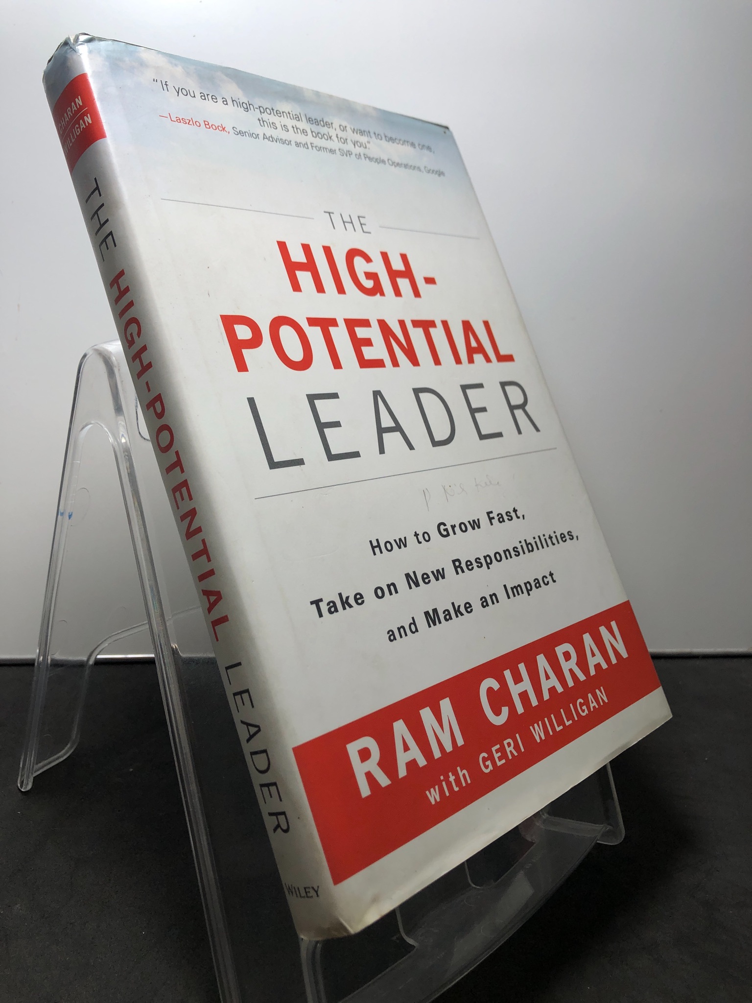 The high-potential leader BÌA CỨNG mới 80% ố bẩn nhẹ note trang đầu Ram Charan 1408 Sách ngoại văn (SL có thể đặt: 1 Cuốn) - SÁCH ĐẠI HỌC