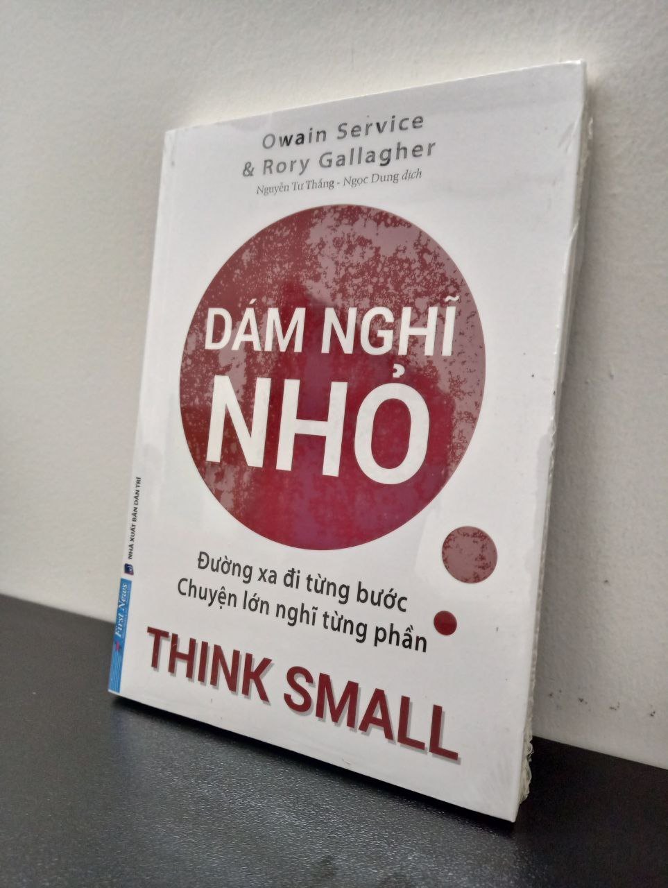Dám Nghĩ Nhỏ - Owain Service, Rory Gallagher New 100% 2707 (SL có thể đặt: 1 cuốn) - SÁCH ĐẠI HỌC