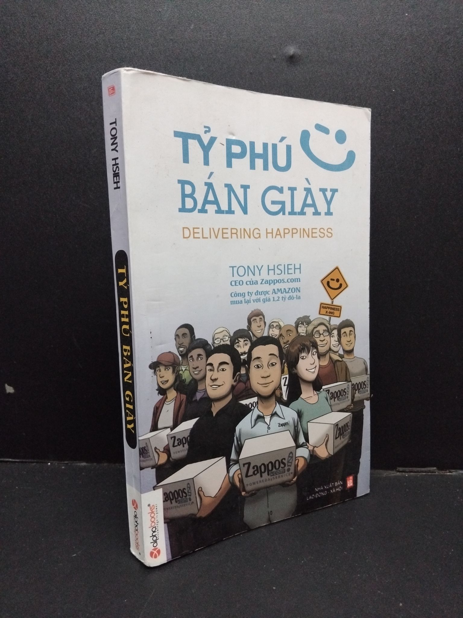 Tỷ phú bán giày Tony Hsieh mới 80% ố có viết vào sách 2014 0609 (SL có thể đặt: 1 Cuốn) - SÁCH ĐẠI HỌC