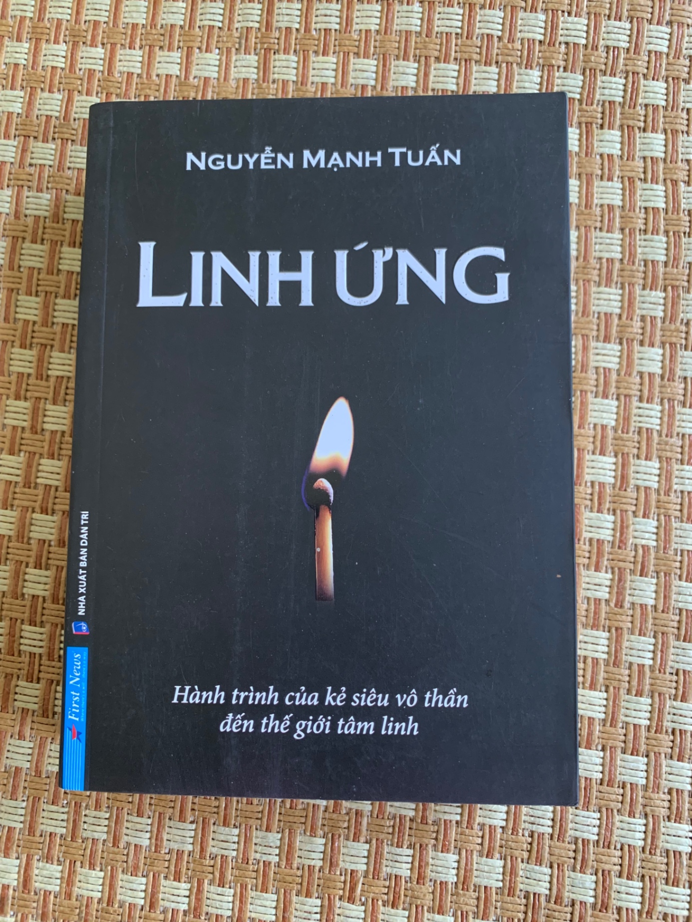 Linh Ứng (Sách mới 90% XB2019 NXB First News) tác giả Nguyễn Mạnh Tuấn-2905-Sách Tôn Giáo Sách tôn giáo, tâm linh (SL có thể đặt: 1 Cuốn) - SÁCH ĐẠI HỌC