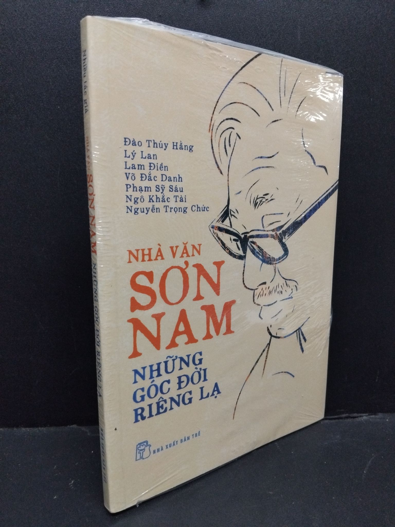 Nhà văn Sơn Nam những góc đời riêng lạ mới 100% 1410 Nhiều tác giả (SL có thể đặt: 1 Cuốn) - SÁCH ĐẠI HỌC