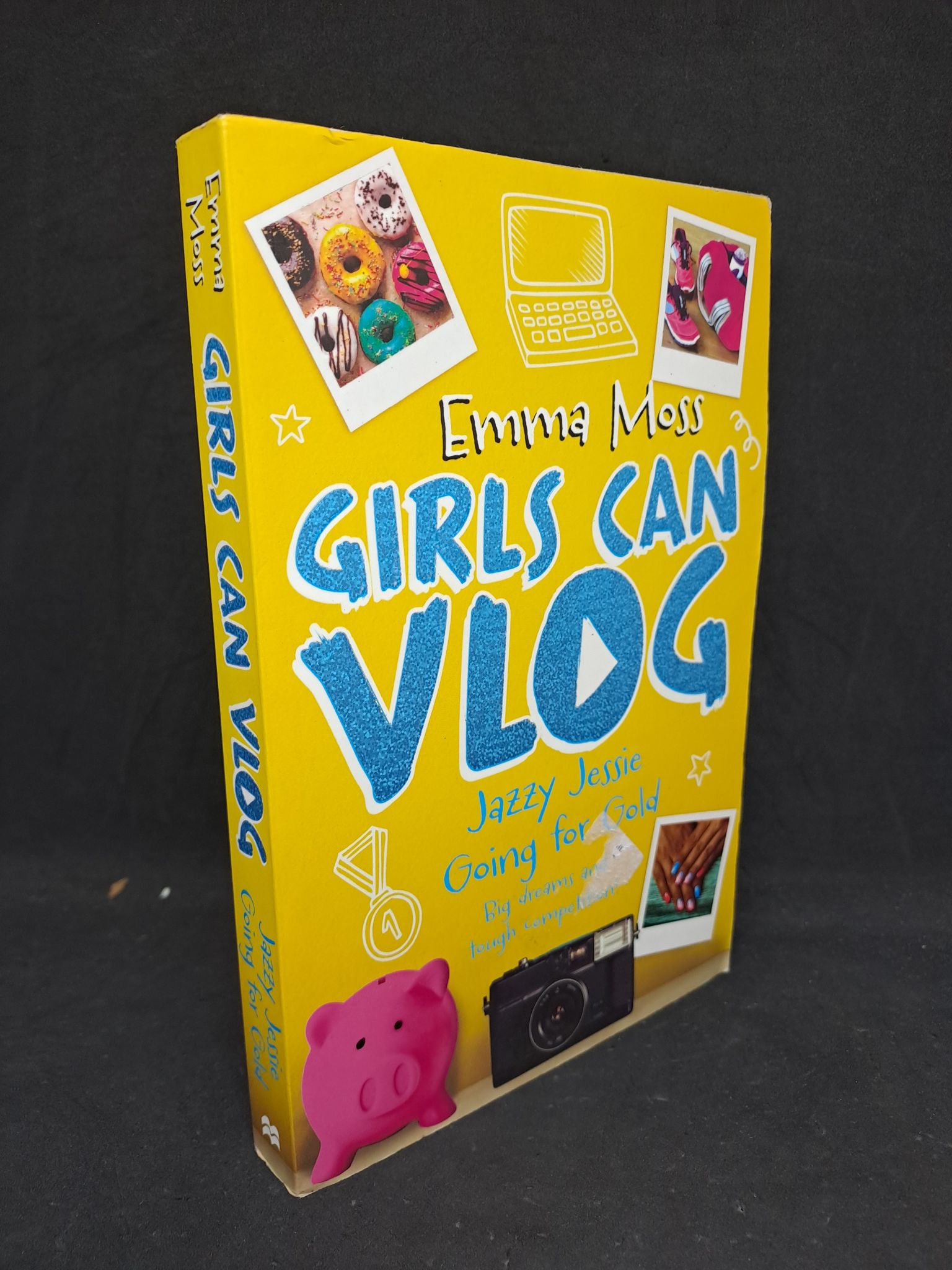 Girl can Vlog Jazzy Jessi - Emma Moss mới 80% 2806 Sách ngoại văn (SL có thể đặt: 1 Cuốn) - SÁCH ĐẠI HỌC