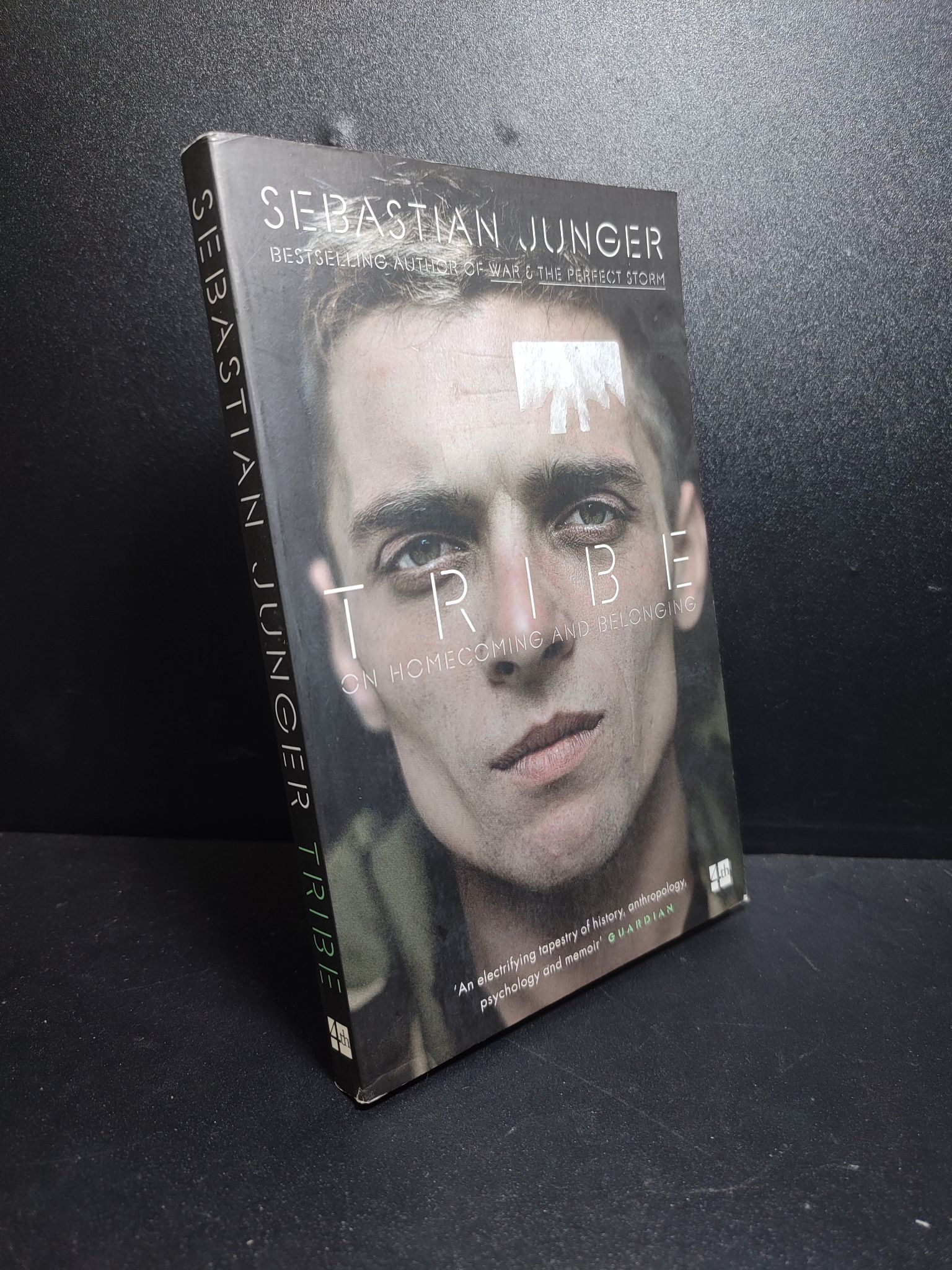 Sebastian Junger Tribe on homecoming and belonging mới 80% ố nhẹ 1910 Sách ngoại văn (SL có thể đặt: 2 Cuốn) - SÁCH ĐẠI HỌC