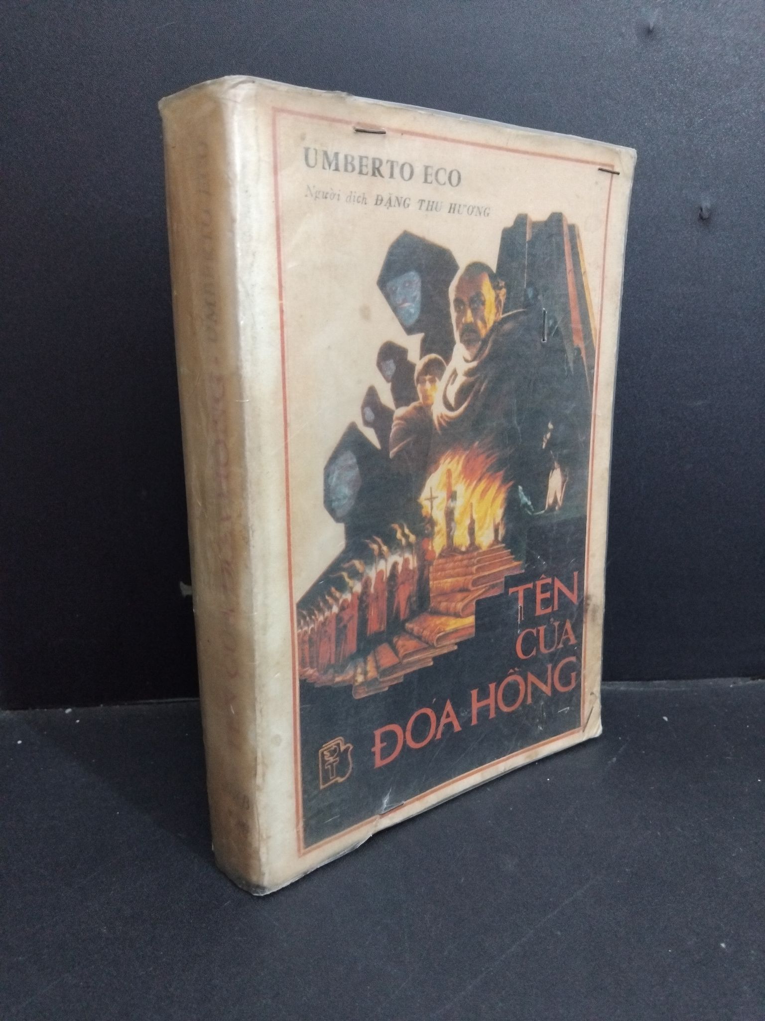 Tên của đóa hồng mới 70% ố vàng, tróc gáy, bẩn bìa 1989 2811 Umberto Eco (SL có thể đặt: 1 Cuốn) - SÁCH ĐẠI HỌC
