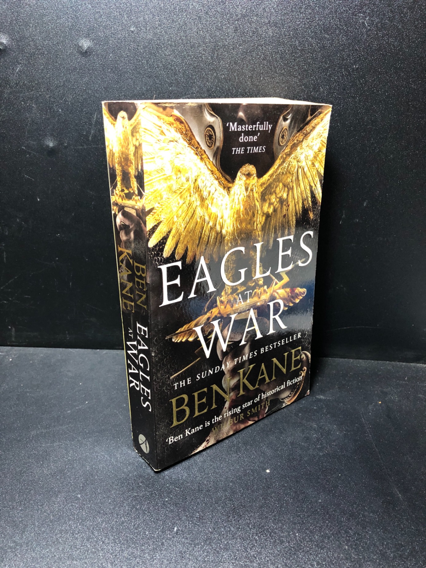 Eagles at war Ben Kane mới 80% ố vàng 0411 Sách ngoại văn (SL có thể đặt: 1 Cuốn) - SÁCH ĐẠI HỌC