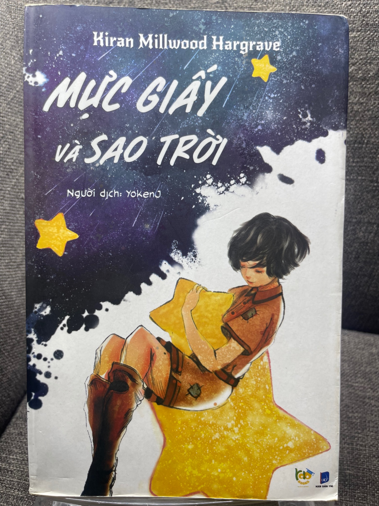 Mực giấy sao trời Kiran Millwood Hargrave 2017 mới 80% bẩn viền nhẹ 1405 (SL có thể đặt: 1 Cuốn) - SÁCH ĐẠI HỌC