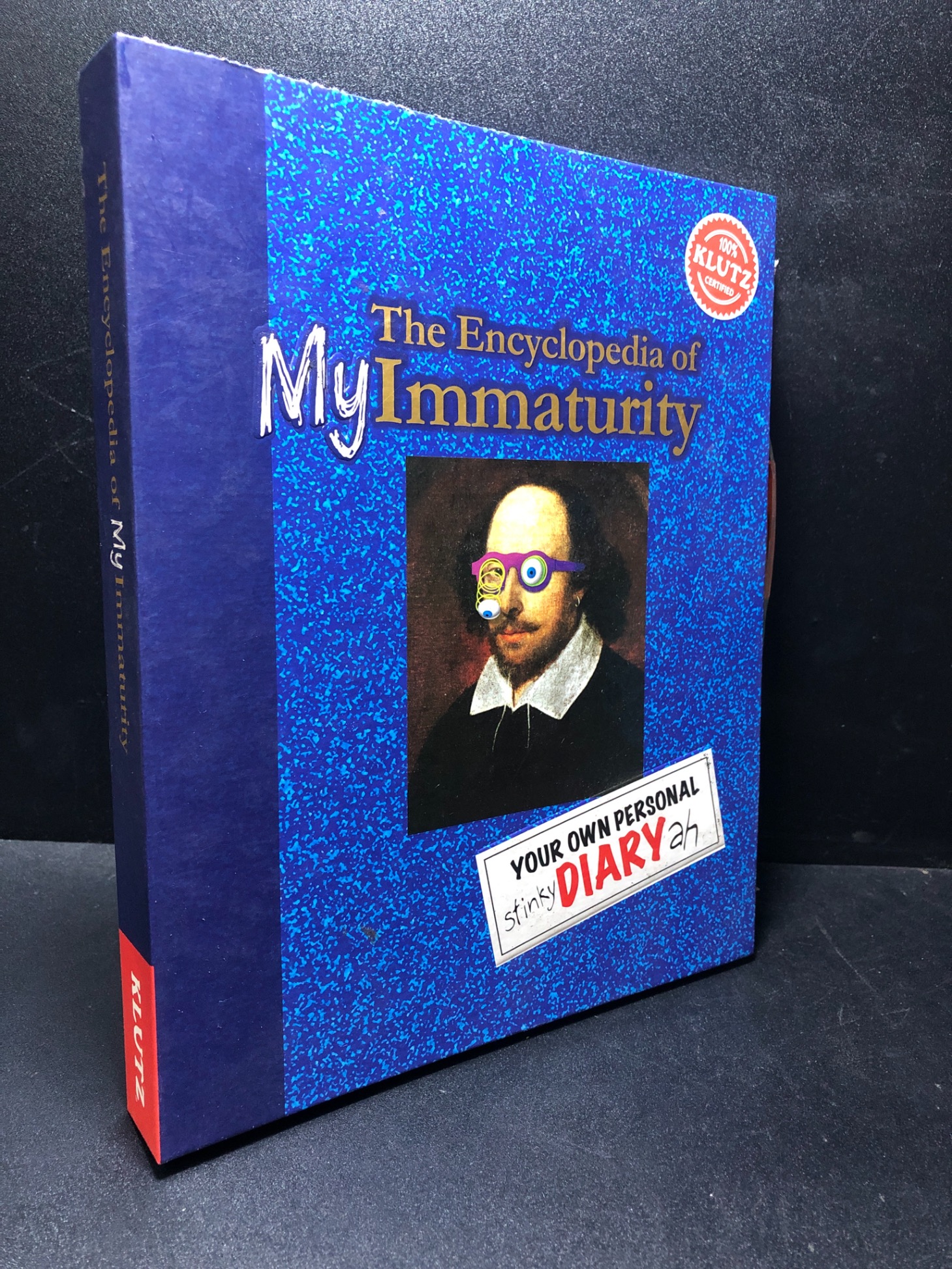 The encyclopedia of my immaturity mới 80% bẩn bìa nhẹ tróc bìa 1611 Sách ngoại văn (SL có thể đặt: 1 Cuốn) - SÁCH ĐẠI HỌC
