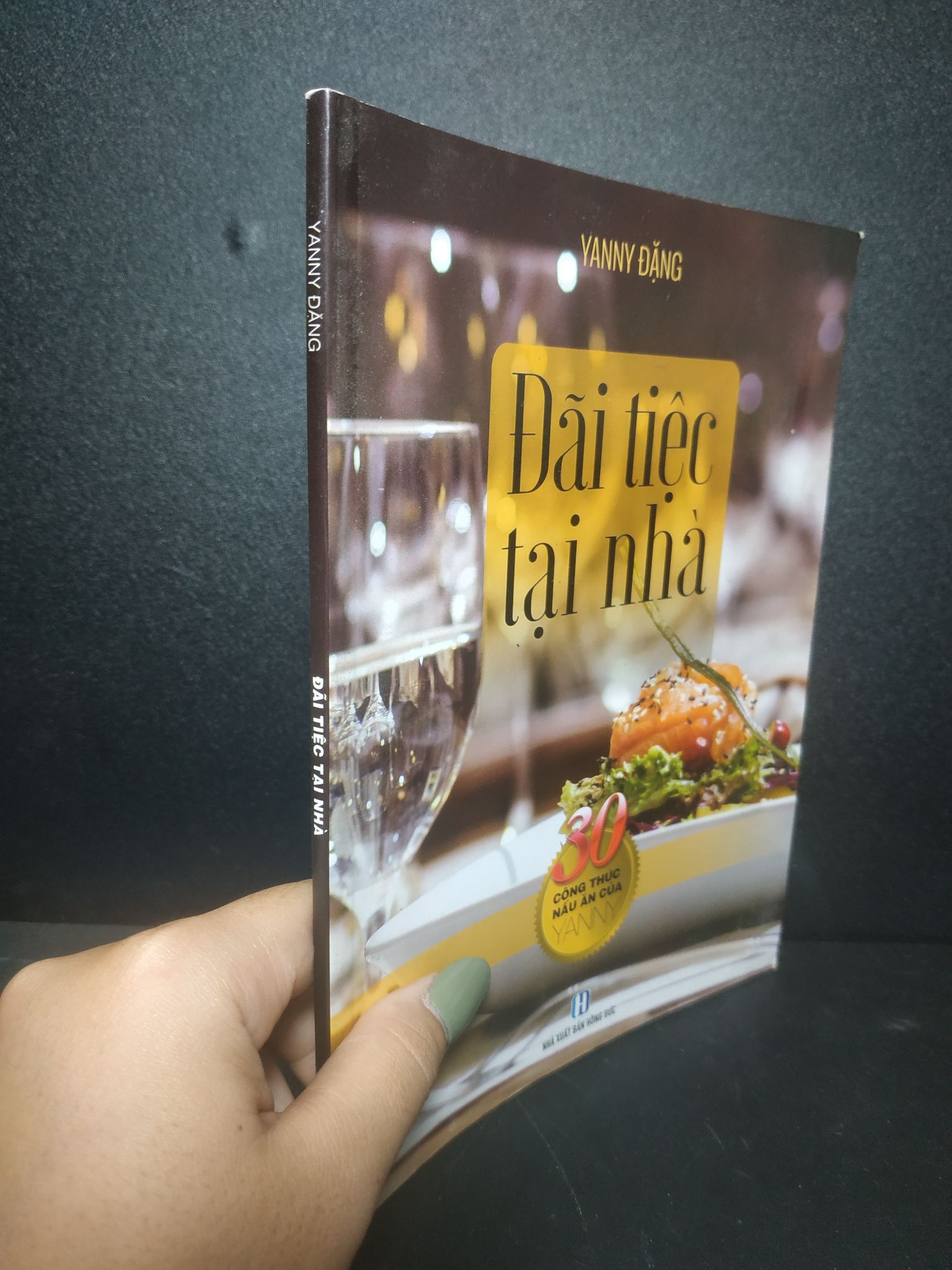Đãi tiệc tại nhà - Janny Đặng 2020 mới 80% 1007 (SL có thể đặt: 1 ) - SÁCH ĐẠI HỌC