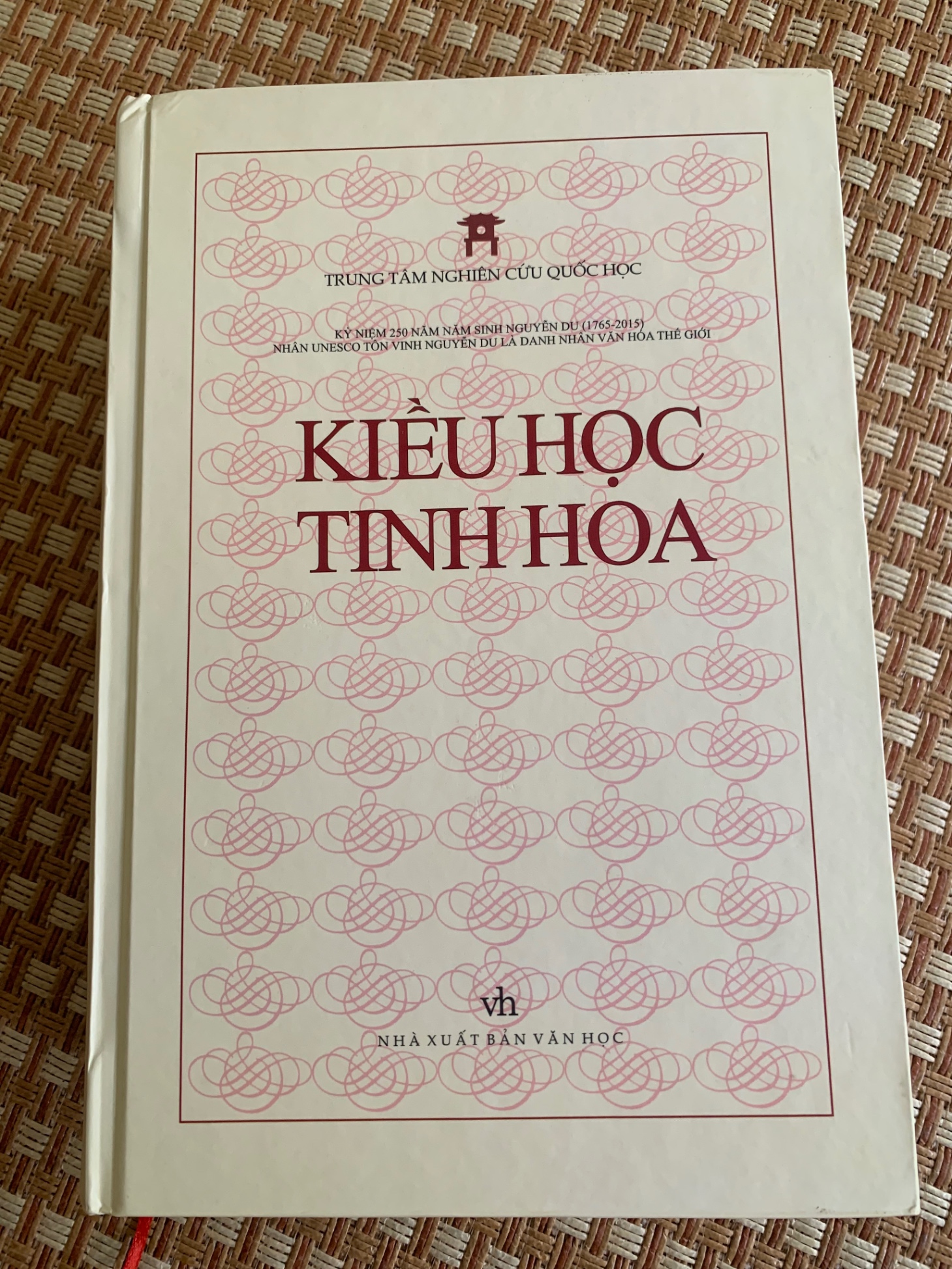 Kiều Học Tinh Hoa (bìa cứng,1015 trang, sách mới còn seal mới 90% 2016) Chủ Biên Mai Quốc Liên 2905 Văn Học-Nghiên Cứu Văn Học (SL có thể đặt: 8 Cuốn) - SÁCH ĐẠI HỌC
