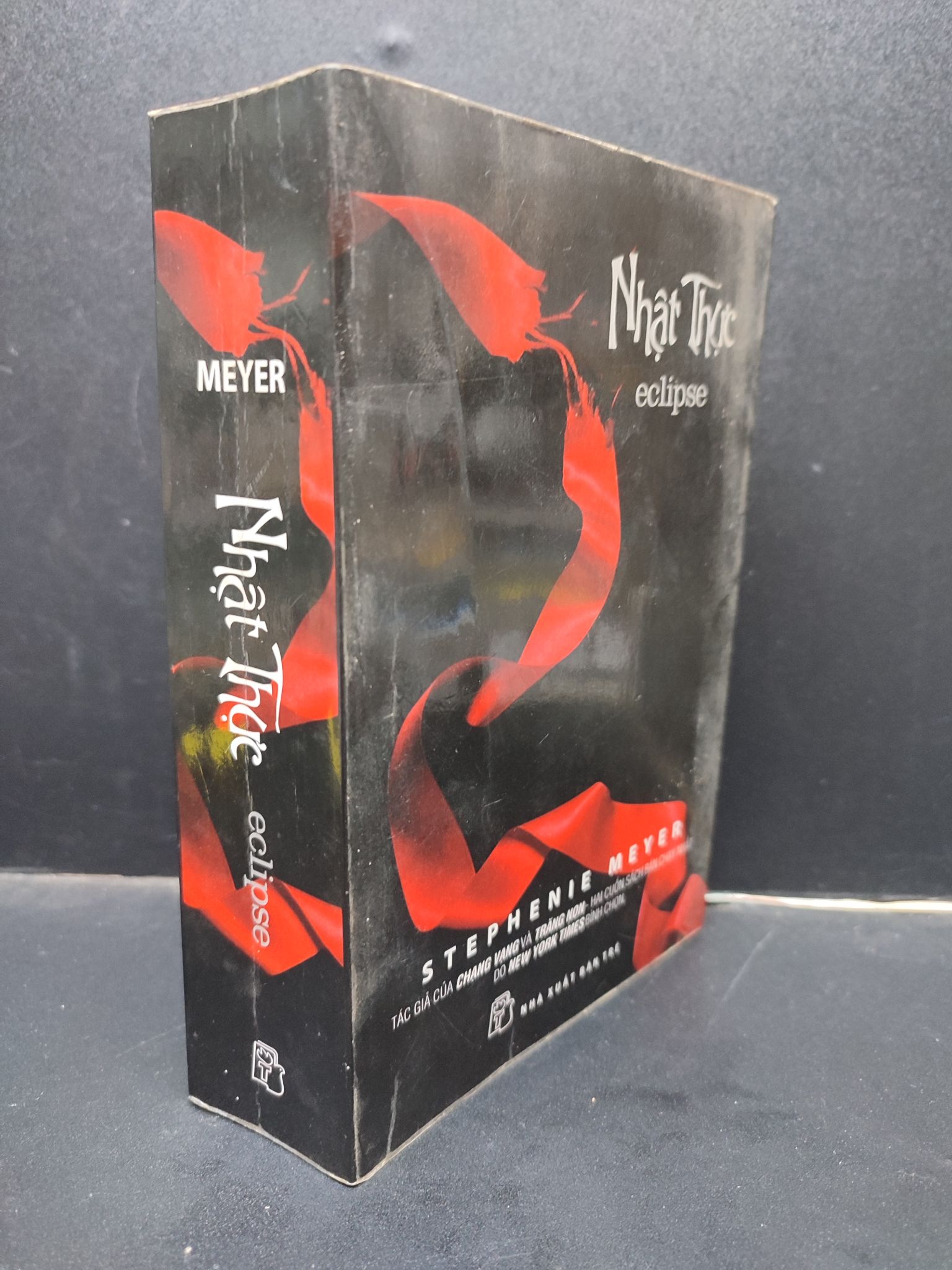 Nhật Thực Eclipse - Stephenie Meyer 2009 mới 70% ố vàng 0805 văn học (SL có thể đặt: 1 Cuốn) - SÁCH ĐẠI HỌC