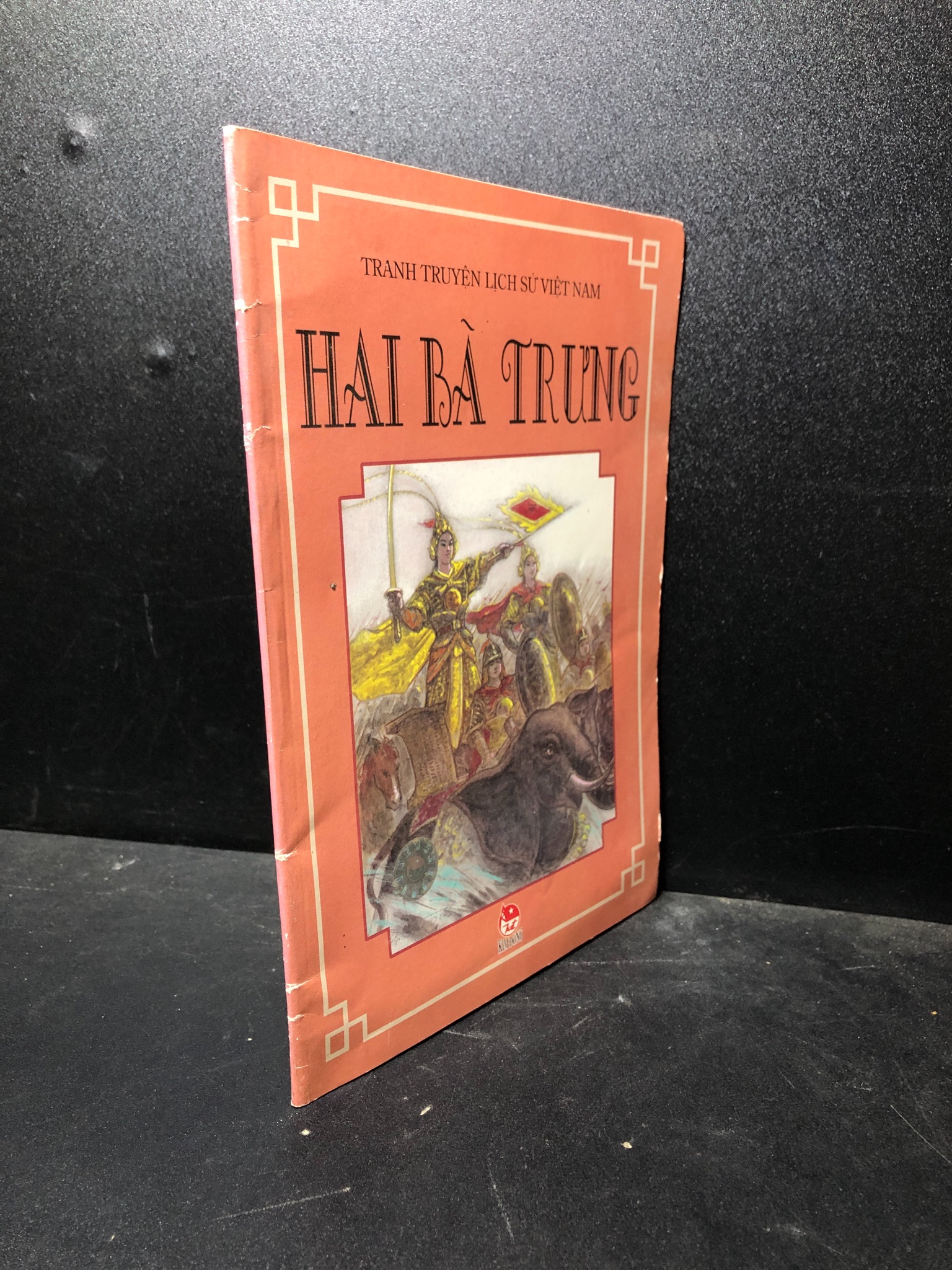Hai Bà Trưng 2006 tróc bìa nhẹ bẩn bìa new 80% 0601 truyện tranh lịch sử Truyện tranh (SL có thể đặt: 1 Cuốn) - SÁCH ĐẠI HỌC
