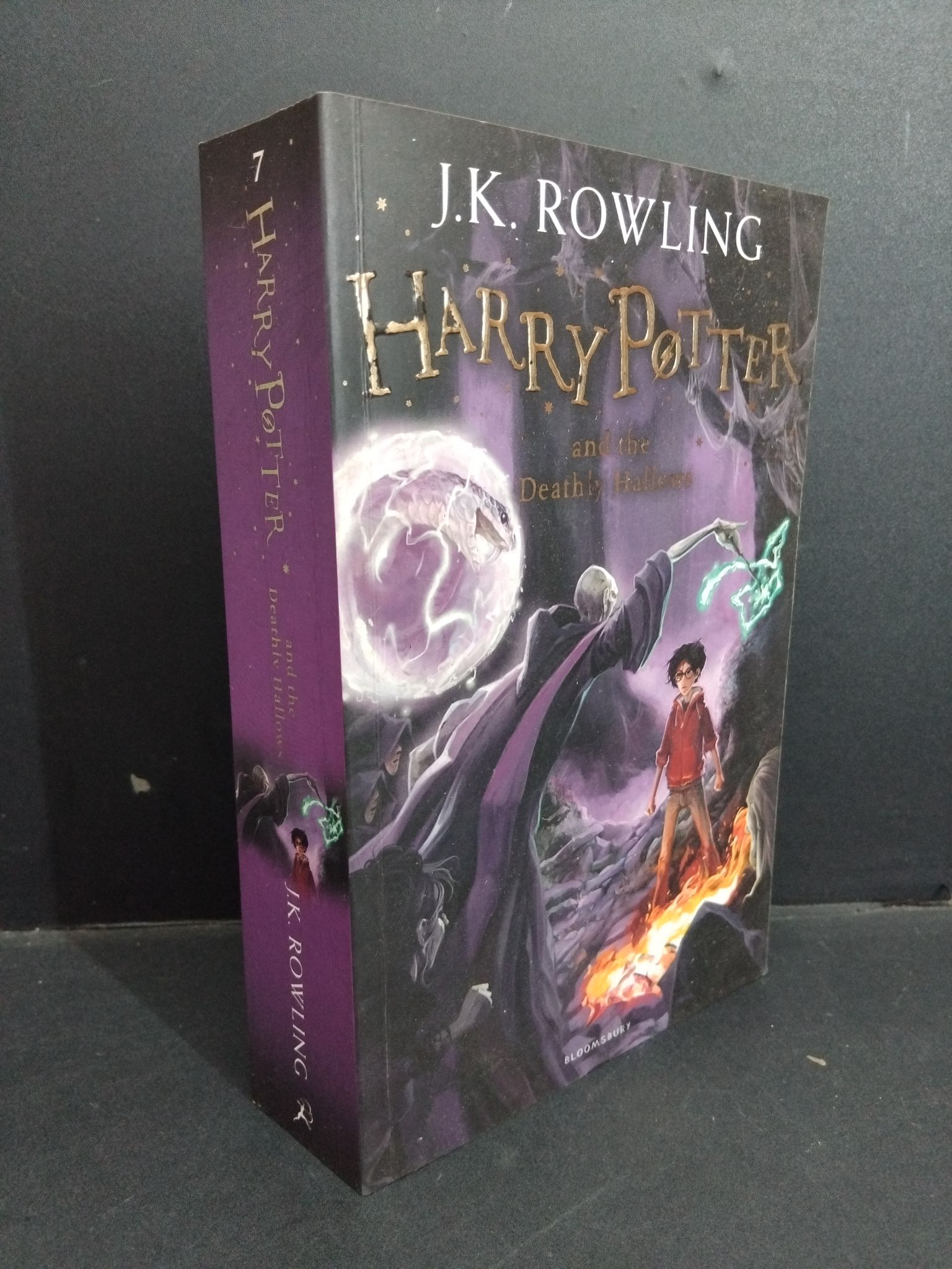 Harry Potter and the deathly hallows mới 90% bẩn bìa, ố vàng 1712 J.K. Rowling Sách ngoại văn (SL có thể đặt: 1 Cuốn) - SÁCH ĐẠI HỌC