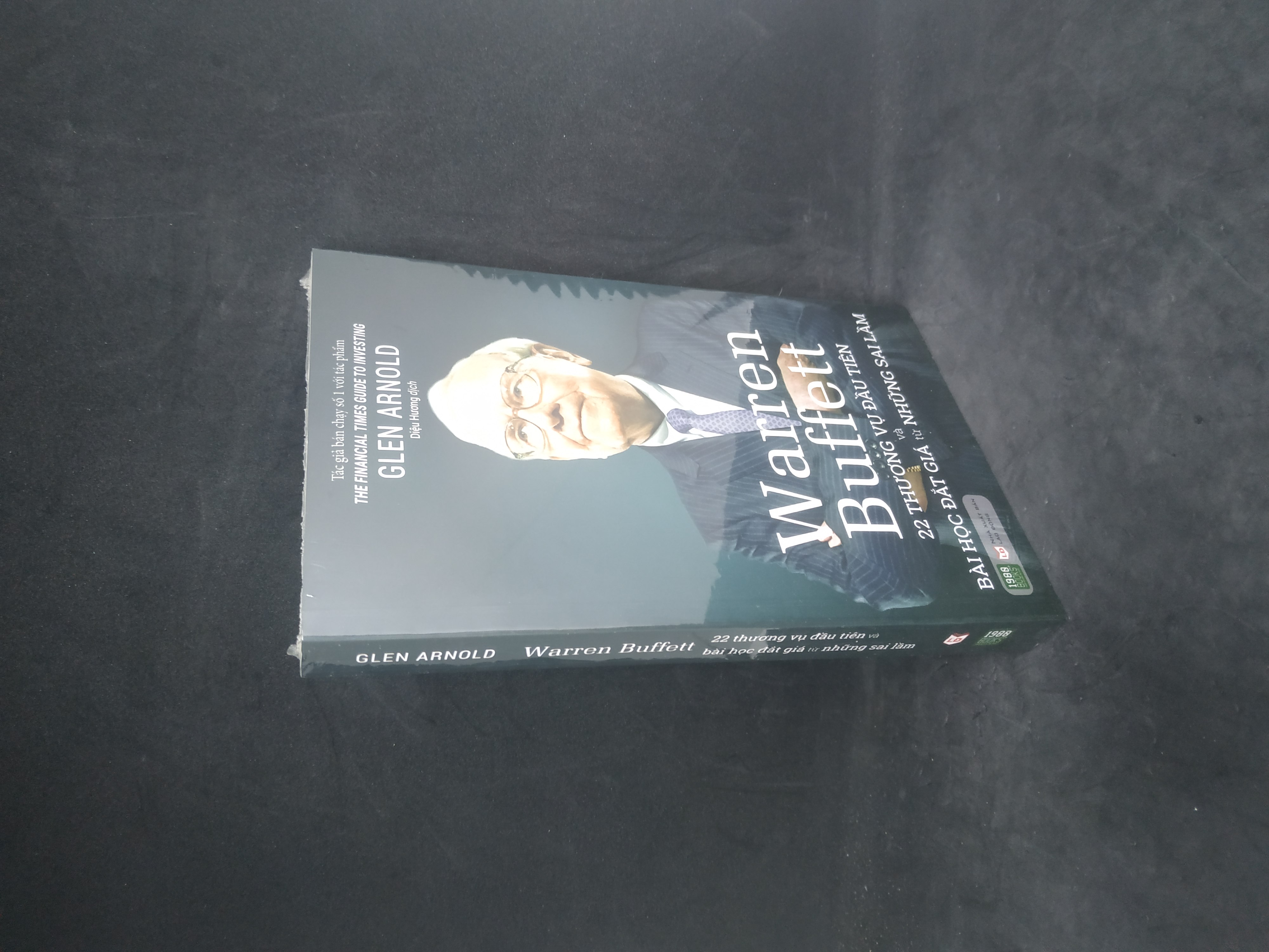 Warren Buffett 22 thương vụ đầu tiên và bài học đắt giá từ những sai lầm 100% 0202 (SL có thể đặt: 1 Cuốn) - SÁCH ĐẠI HỌC
