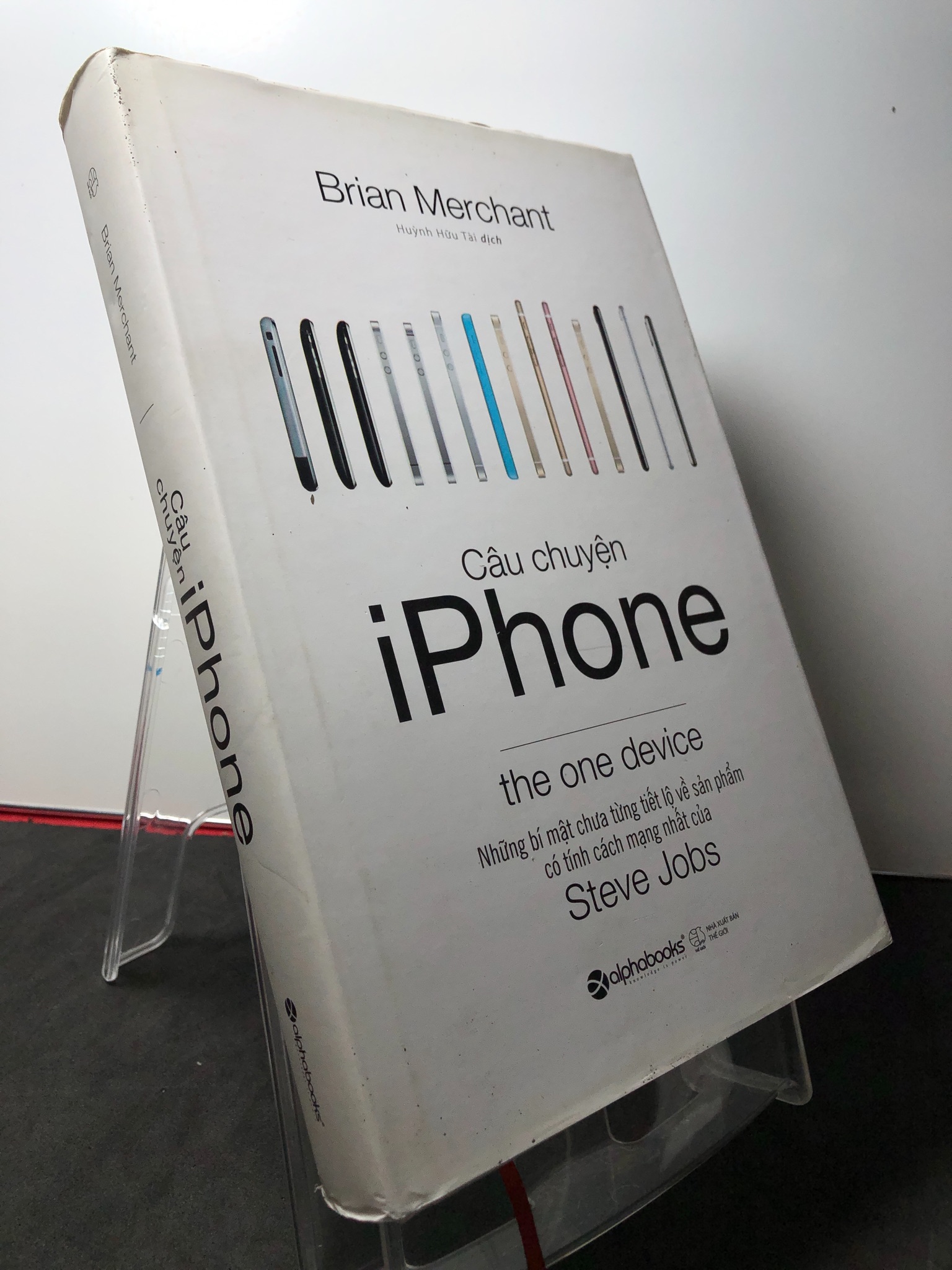 Câu chuyện iphone 2018 mới 80% bẩn nhẹ , bìa cứng Brian Merchant 3108 Kiến thức bách khoa (SL có thể đặt: 1 Cuốn) - SÁCH ĐẠI HỌC